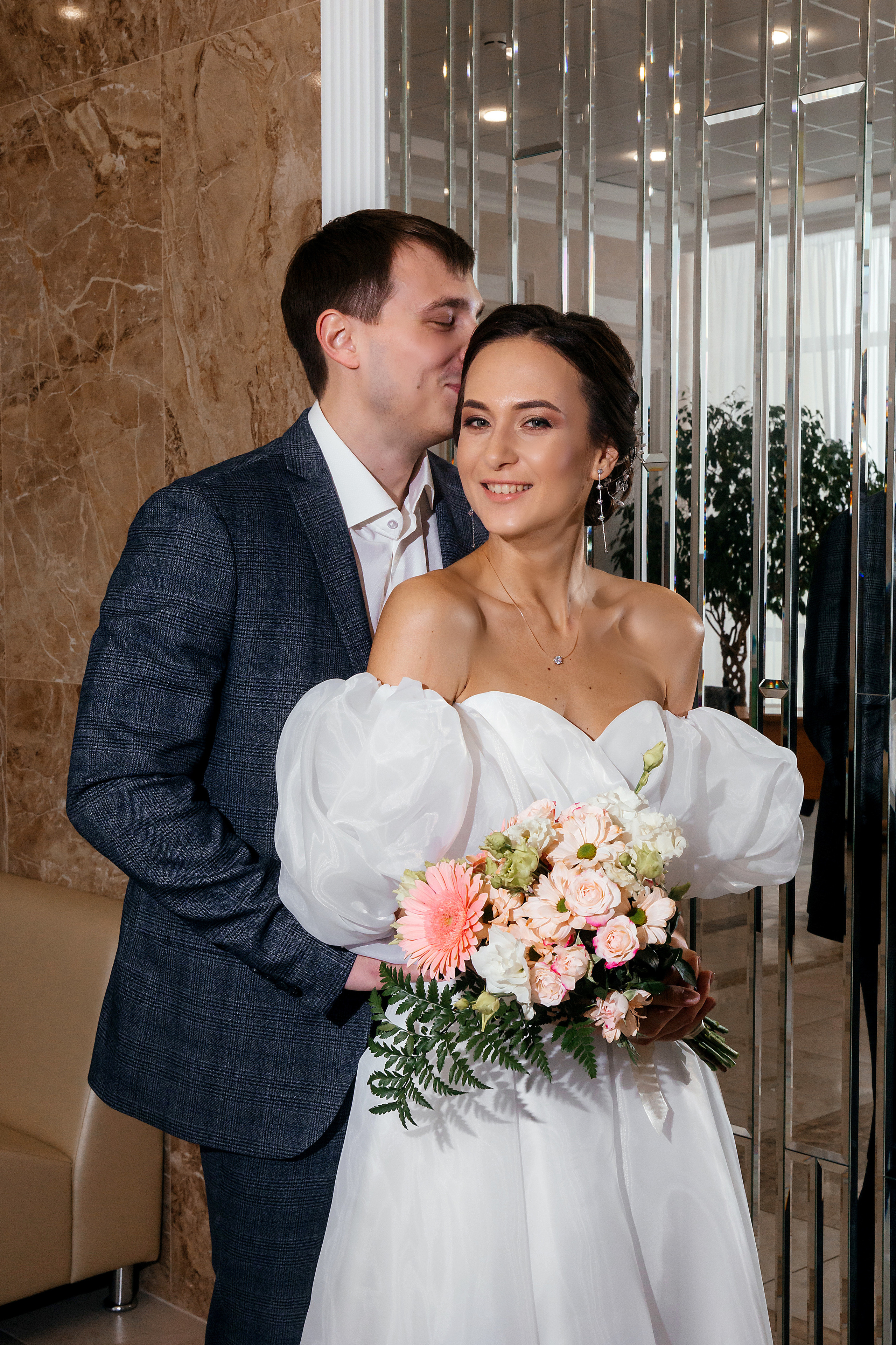 Роспись Владимира и Валерии. Дворец бракосочетания г. Тольятти. Свадебный и семейный фотограф в Самаре и Тольятти Башкатова Ольга