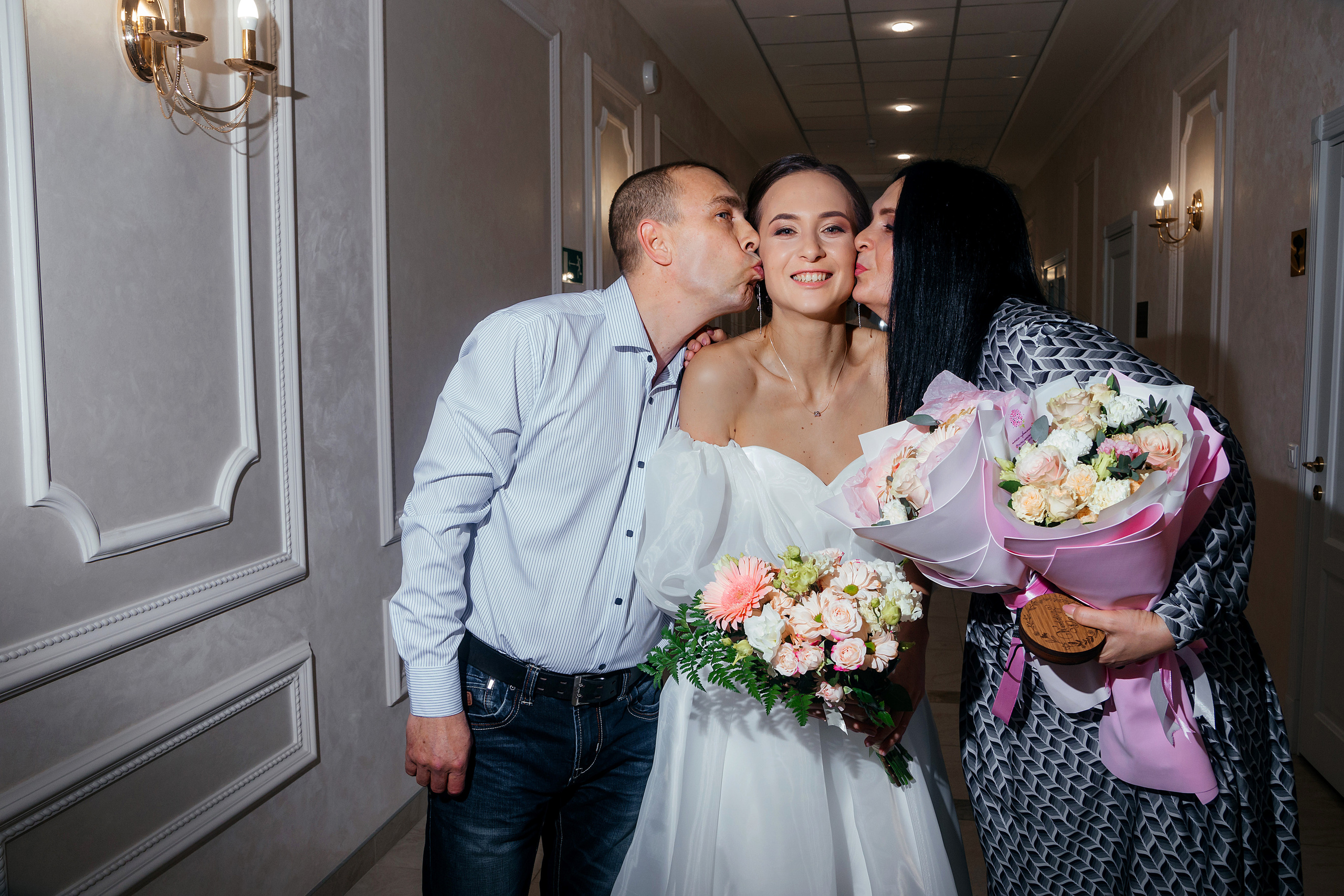 Роспись Владимира и Валерии. Дворец бракосочетания г. Тольятти. Свадебный и семейный фотограф в Самаре и Тольятти Башкатова Ольга