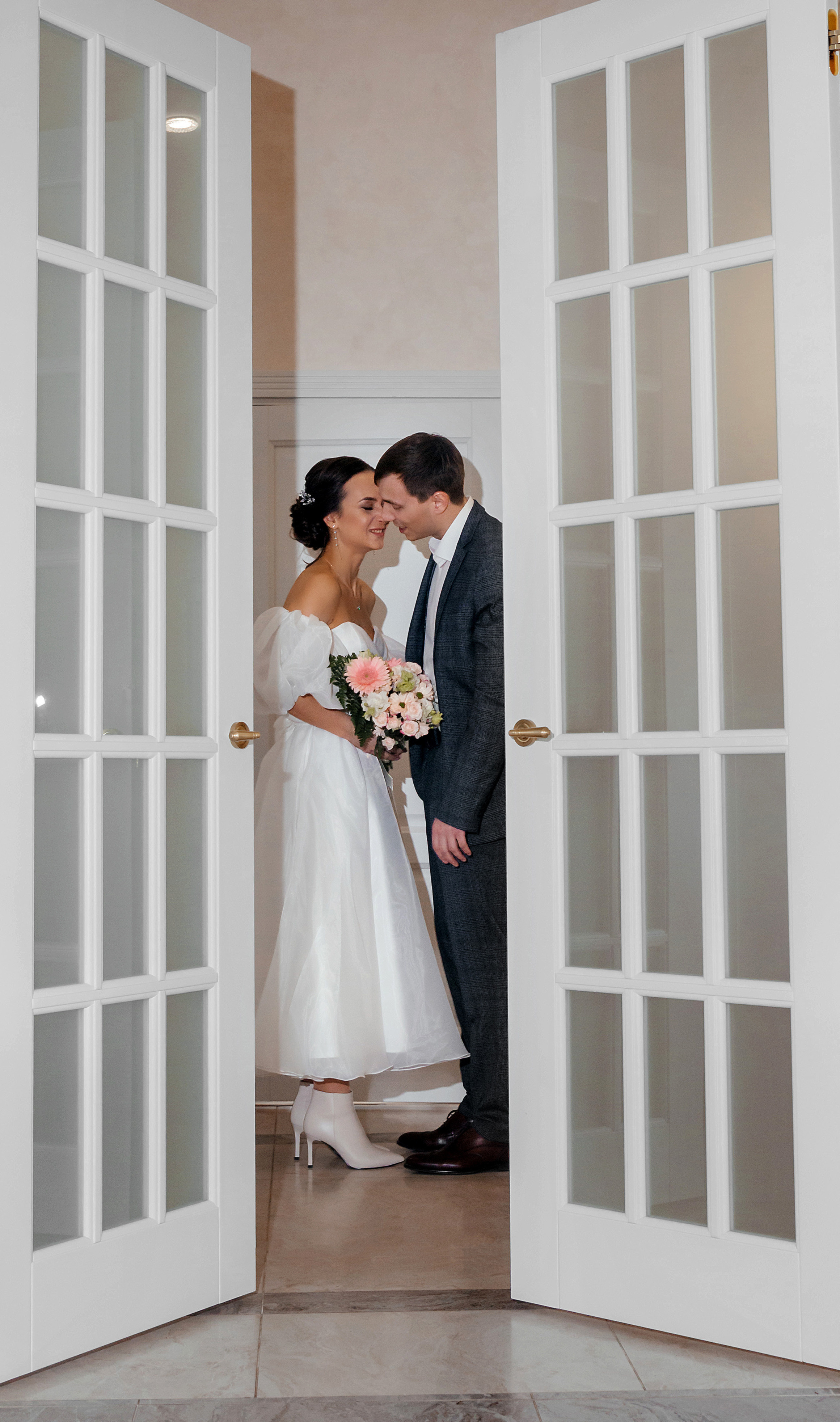 Роспись Владимира и Валерии. Дворец бракосочетания г. Тольятти. Свадебный и семейный фотограф в Самаре и Тольятти Башкатова Ольга