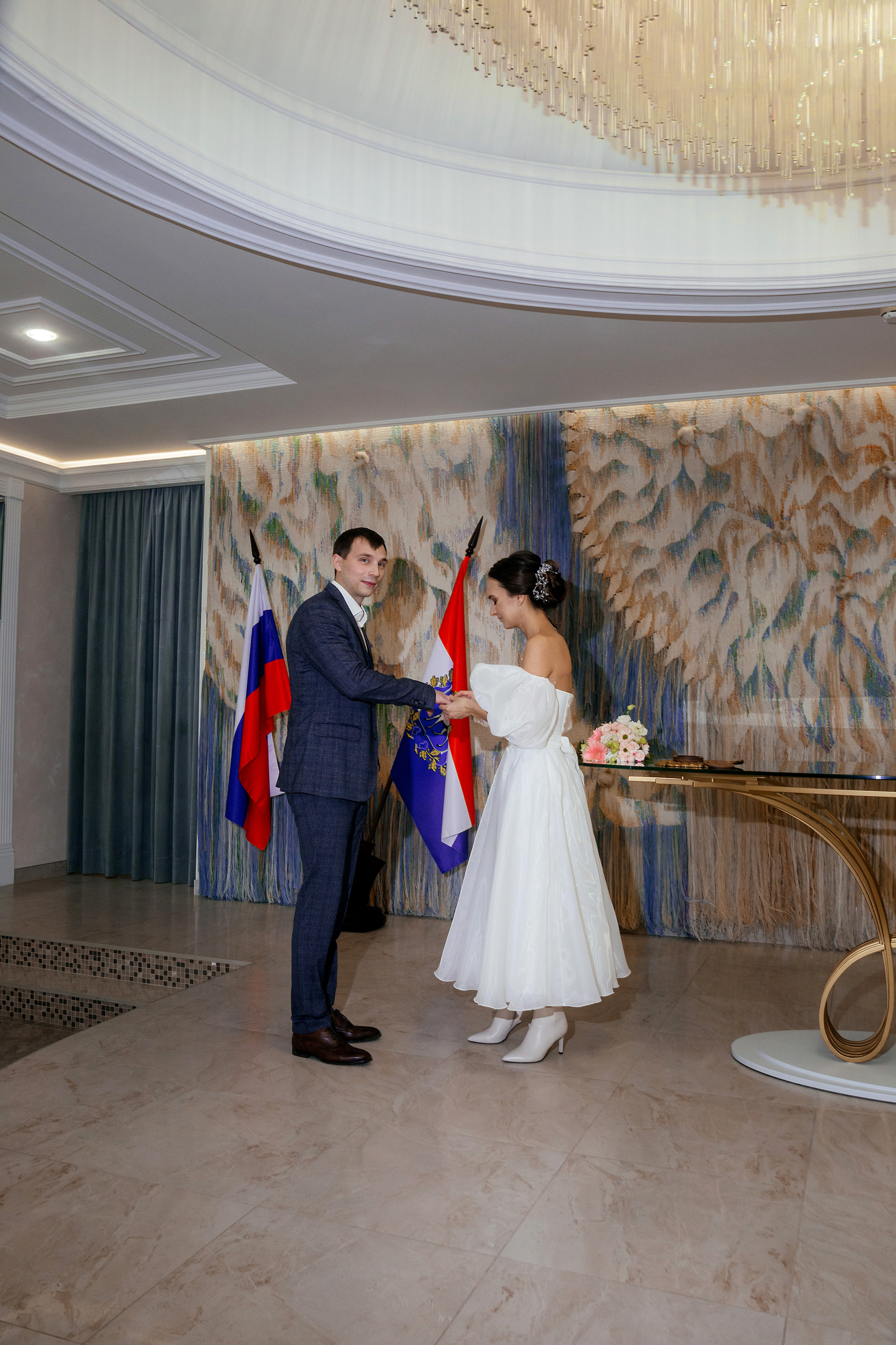 Роспись Владимира и Валерии. Дворец бракосочетания г. Тольятти. Свадебный и семейный фотограф в Самаре и Тольятти Башкатова Ольга