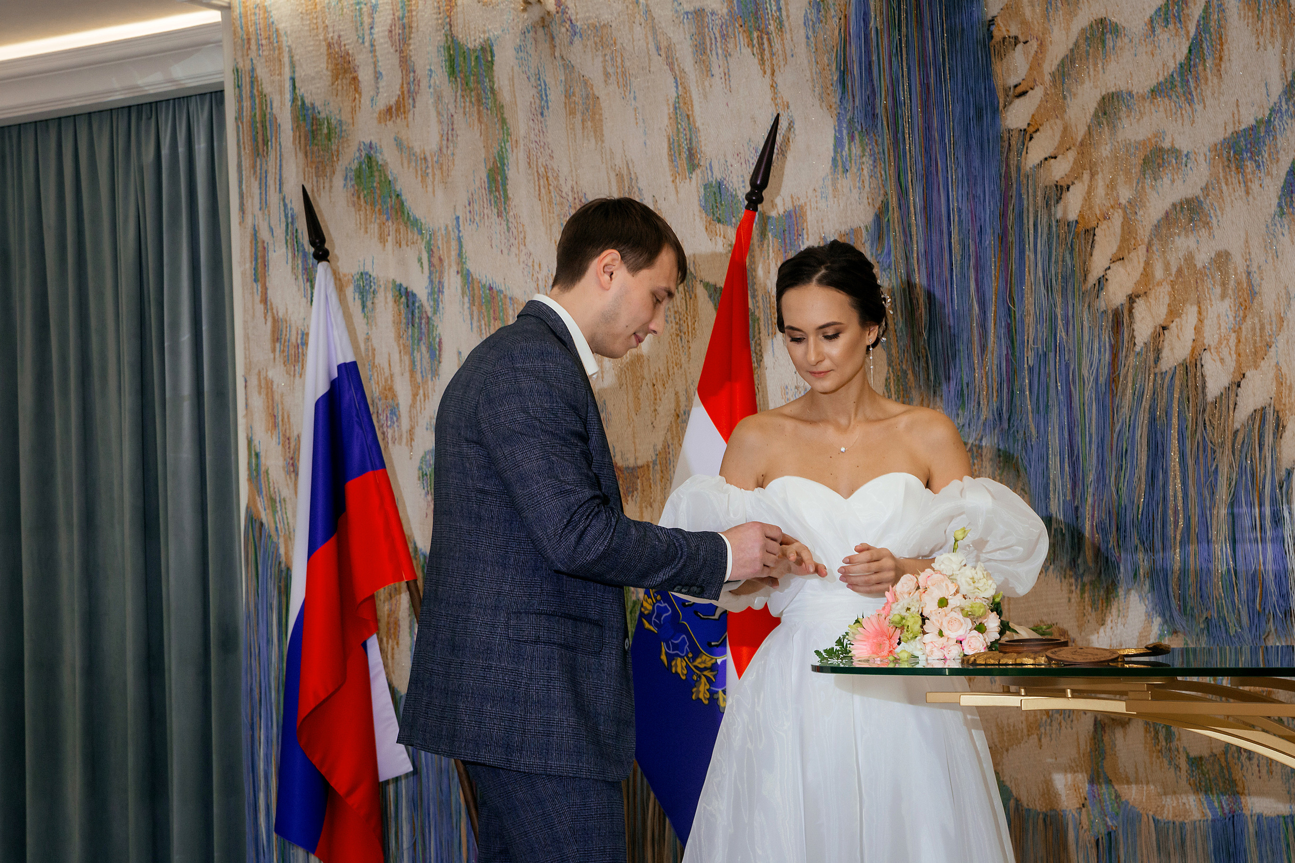 Роспись Владимира и Валерии. Дворец бракосочетания г. Тольятти. Свадебный и семейный фотограф в Самаре и Тольятти Башкатова Ольга