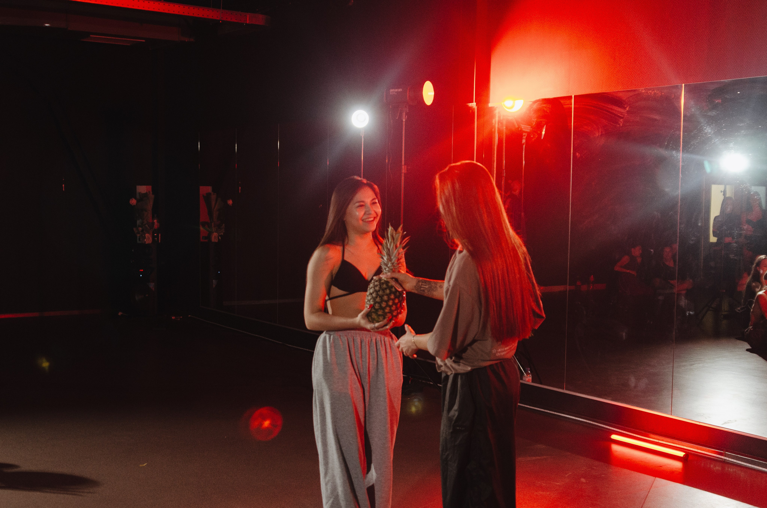 Мастер-классы по High Heels/Girly hip-hop от Оксаны ATTA. Денисова Аля — фотограф для парных съемок и индивидуальных историй в Барнауле