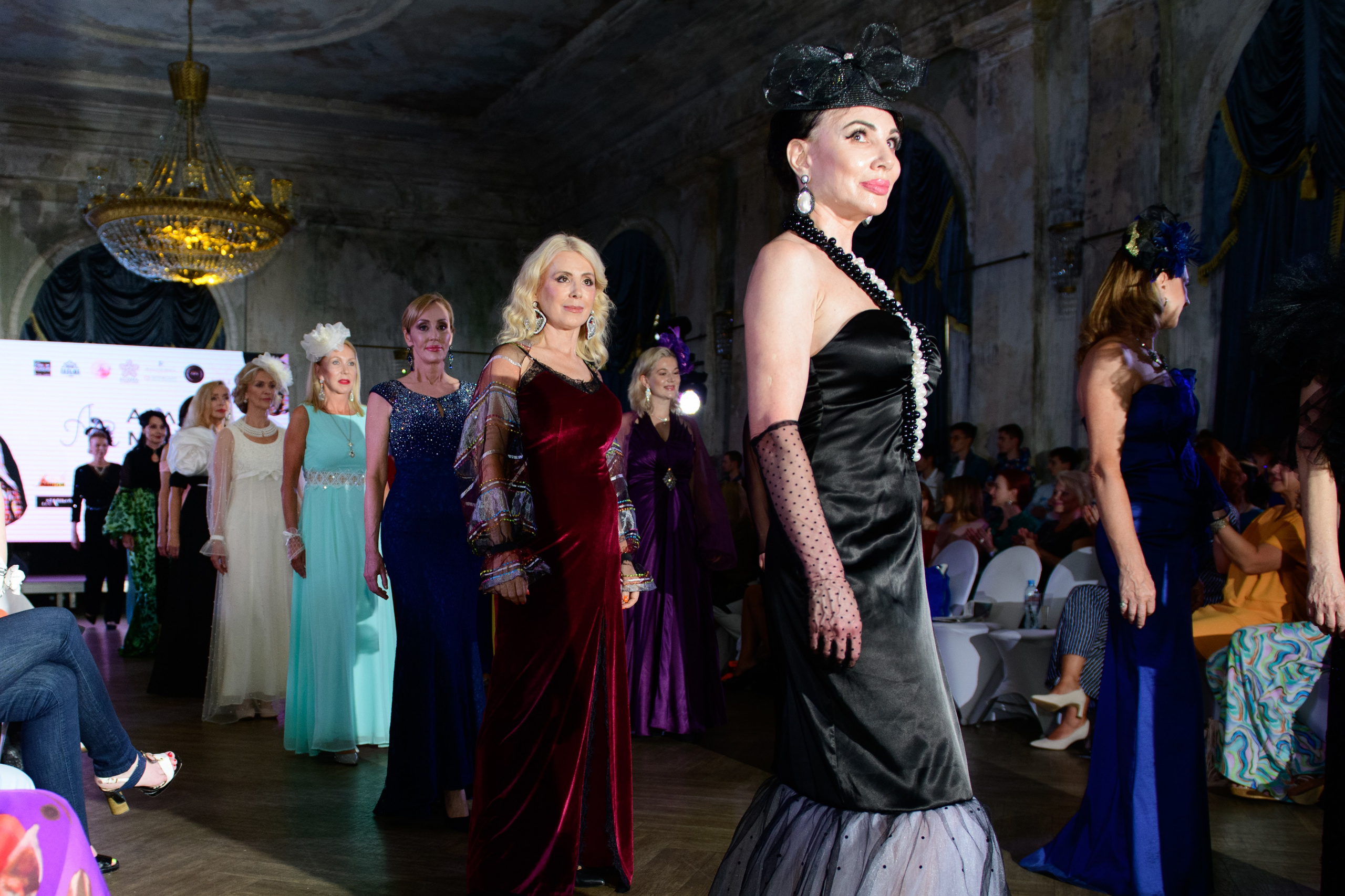 Модный показ «Аллея моды». Организация и проведение фотосъемок в Санкт-Петербурге. Фотограф Смирягин Илья