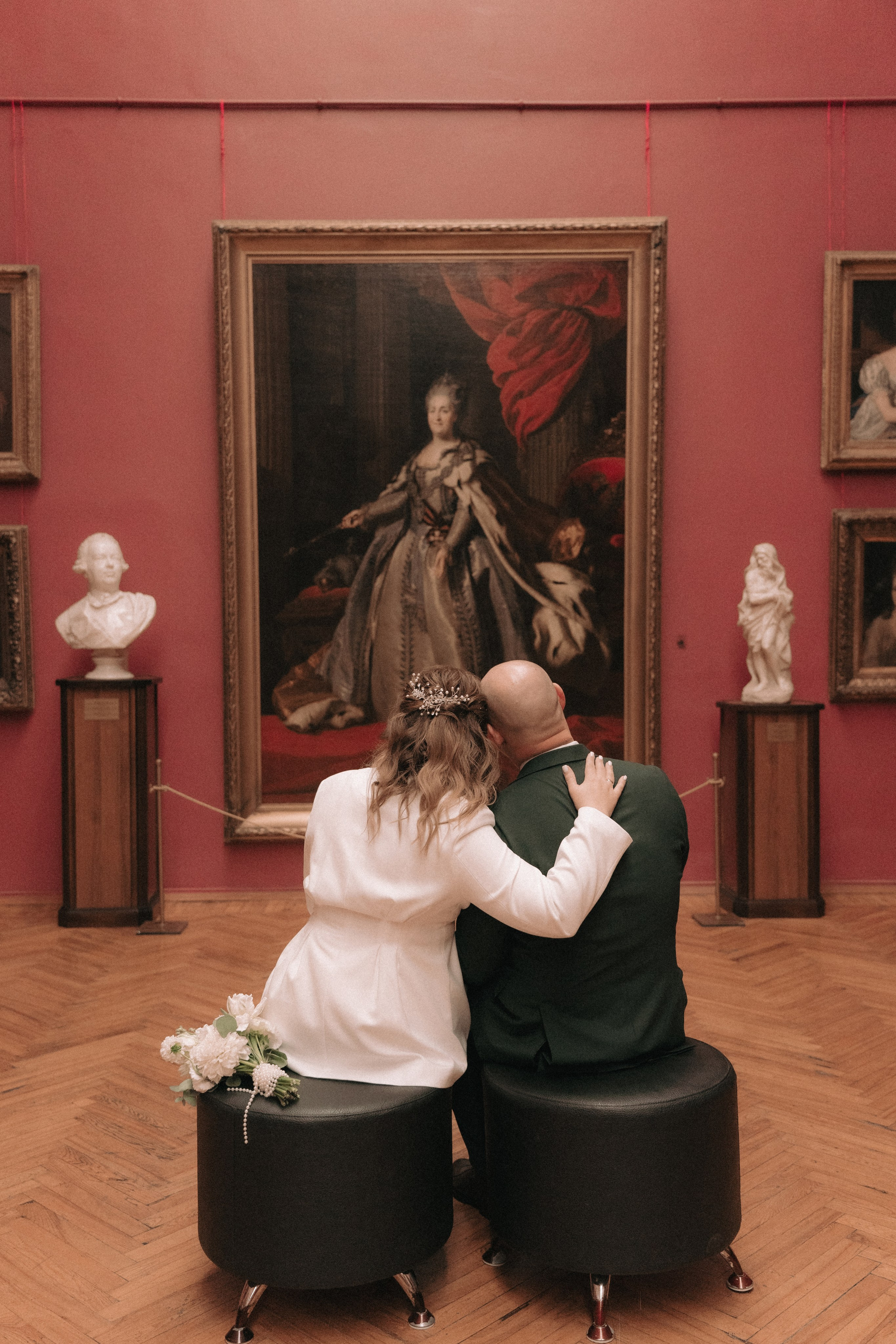 Свадебная фотосессия в музее. Ваш семейный фотограф в Минске — Вика Трегубова