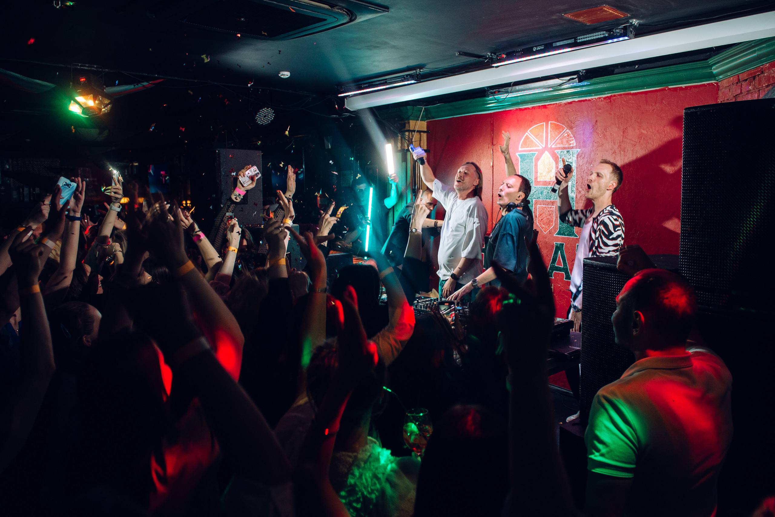 Swanky Tunes in Harats. Свадебный фотограф в Смоленске — Дмитрий Гагарин