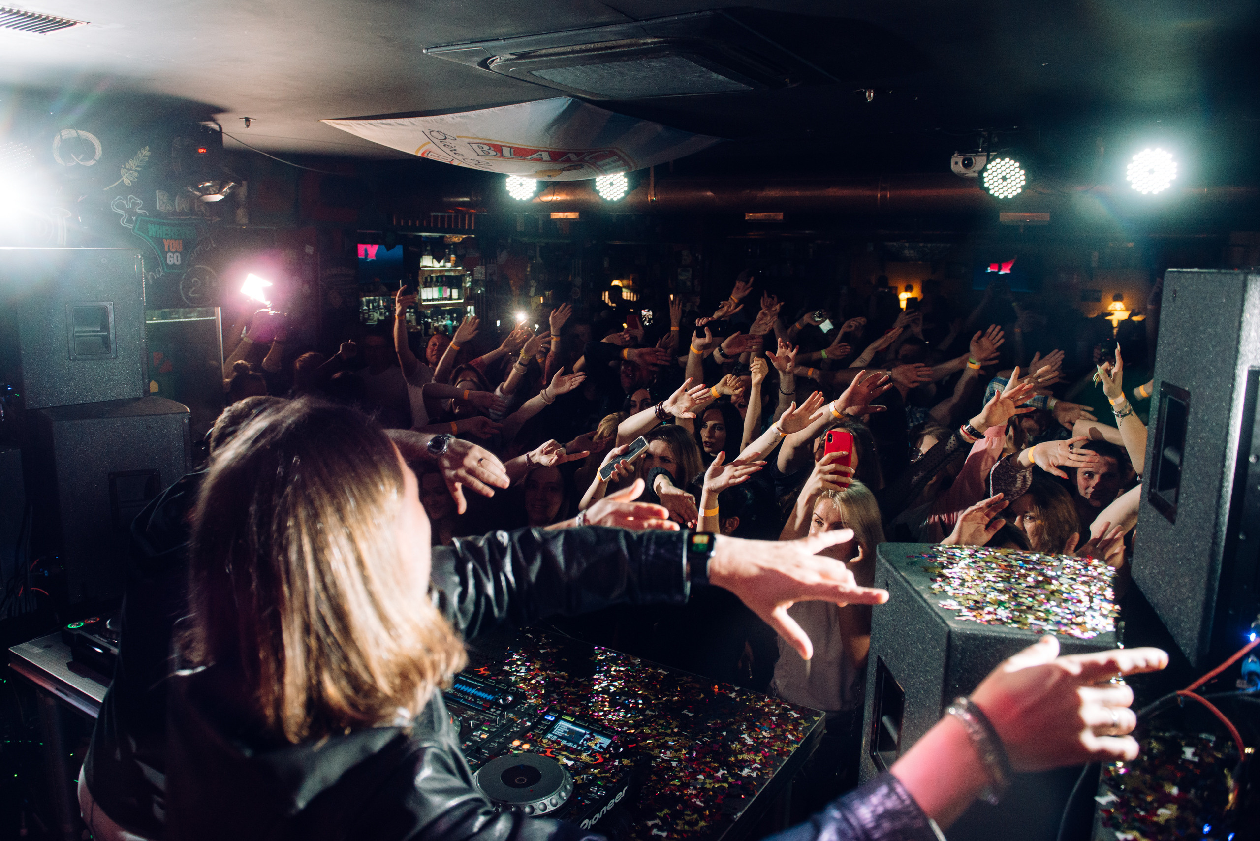 Swanky Tunes in Harats. Свадебный фотограф в Смоленске — Дмитрий Гагарин