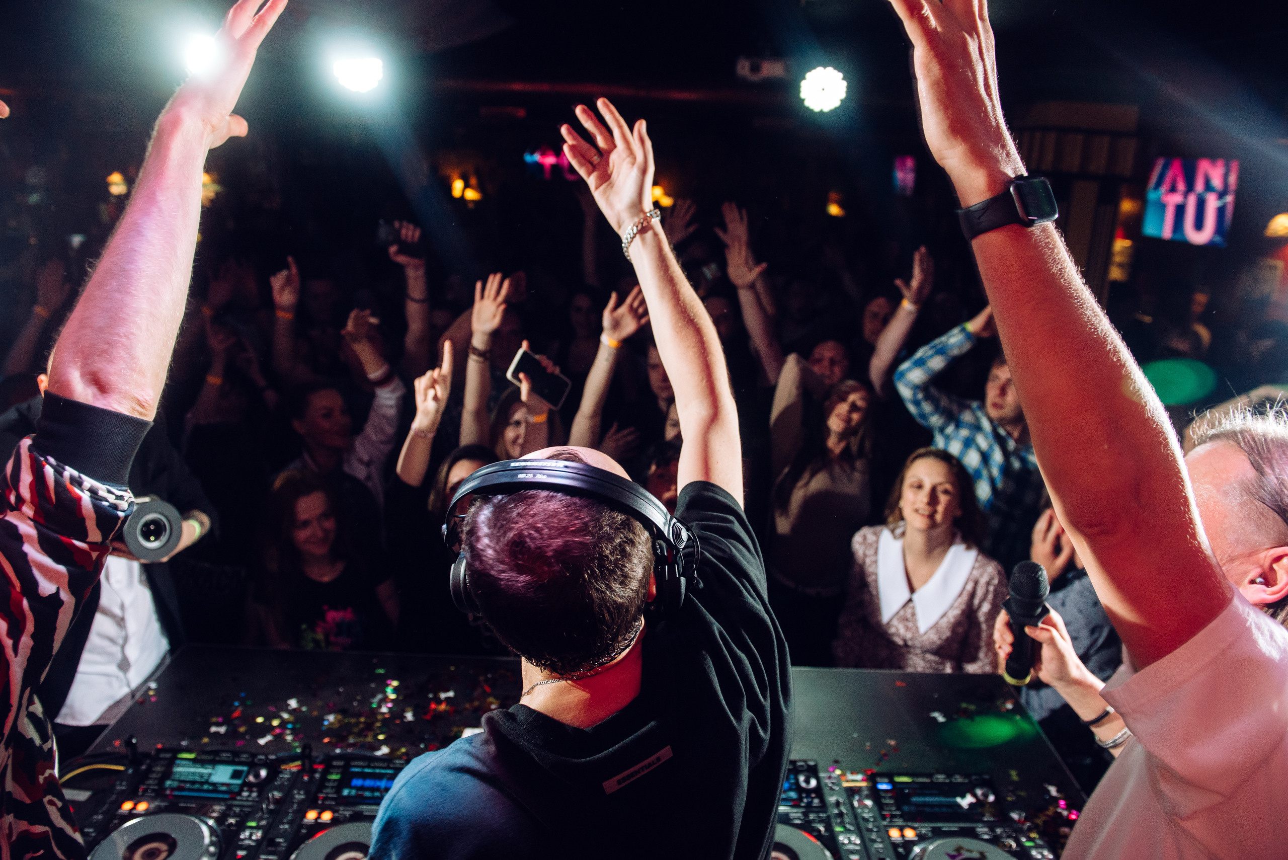 Swanky tunes в Смоленске