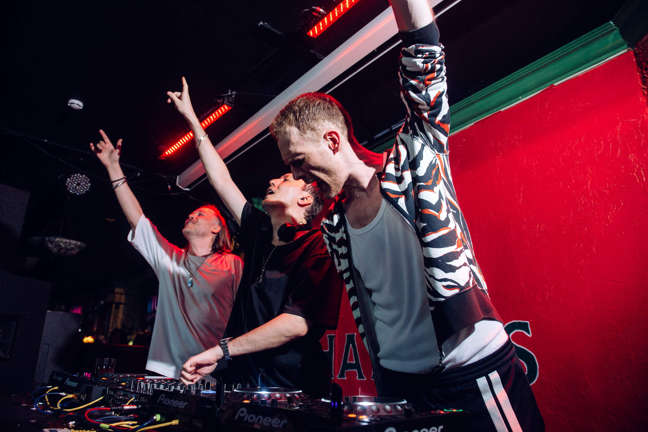 Swanky Tunes in Harats. Свадебный фотограф в Смоленске — Дмитрий Гагарин