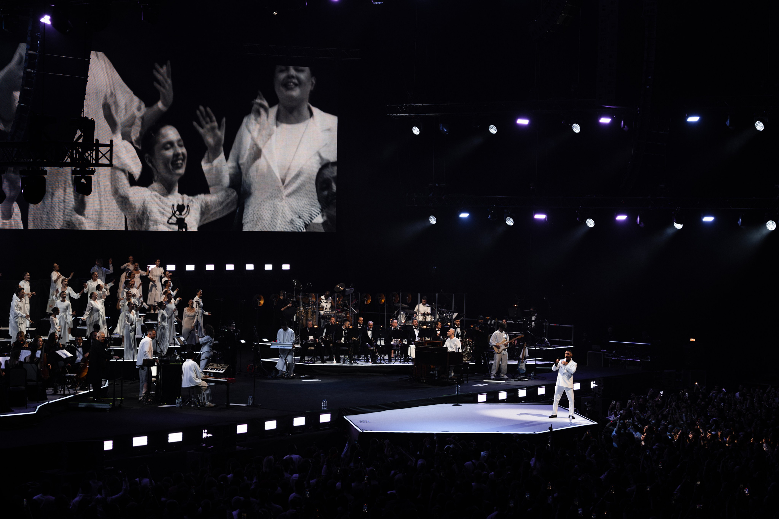 Концерт L'one 19.10.2025 с хором и симфоническом оркестром. Фотограф и видеограф Мария Банщикова, Солнечногорск, Москва