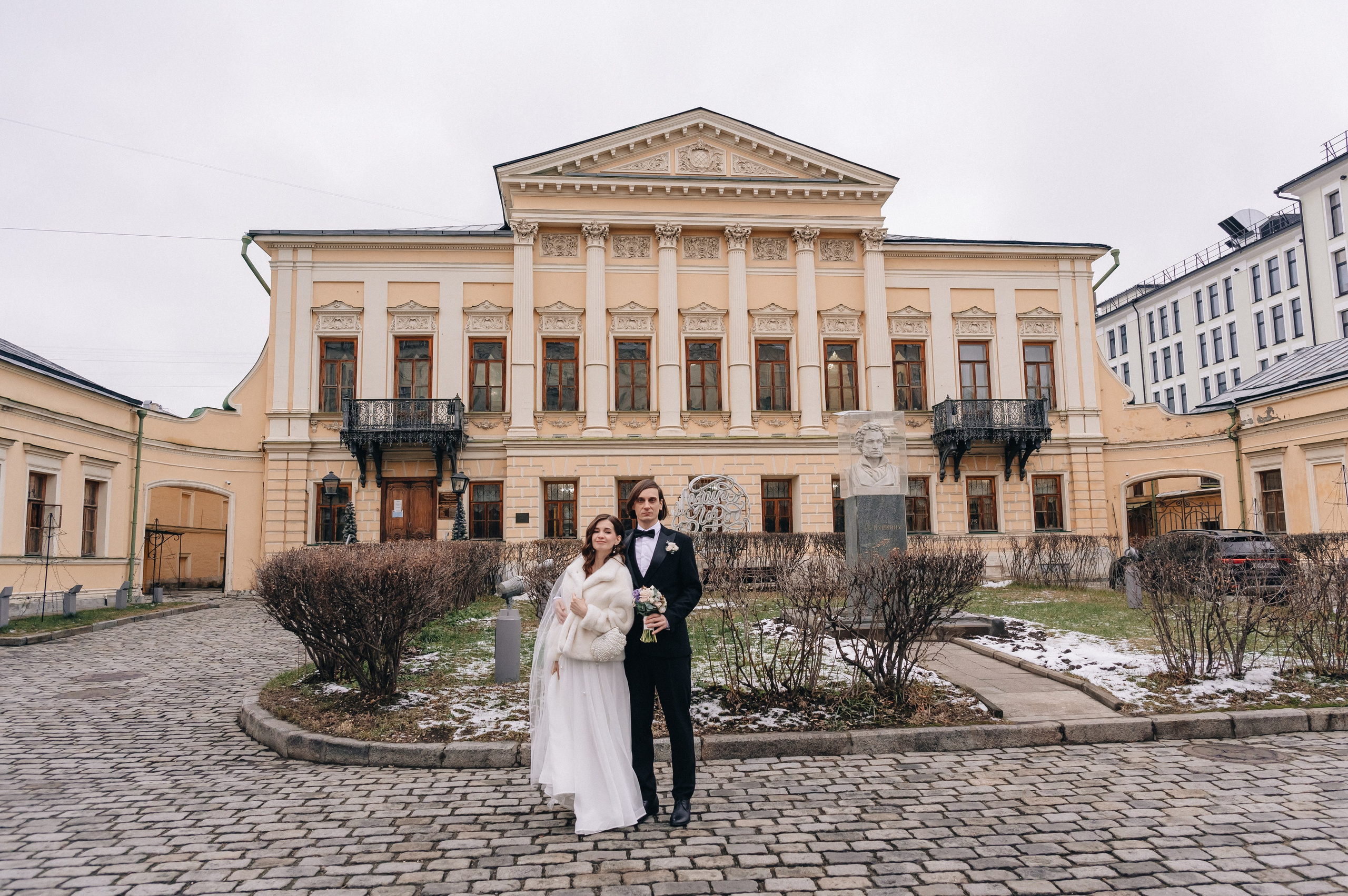 Свадебная фотосессия в библиотеке им. Пушкина. Портретный фотограф Москва Светлана Кашура