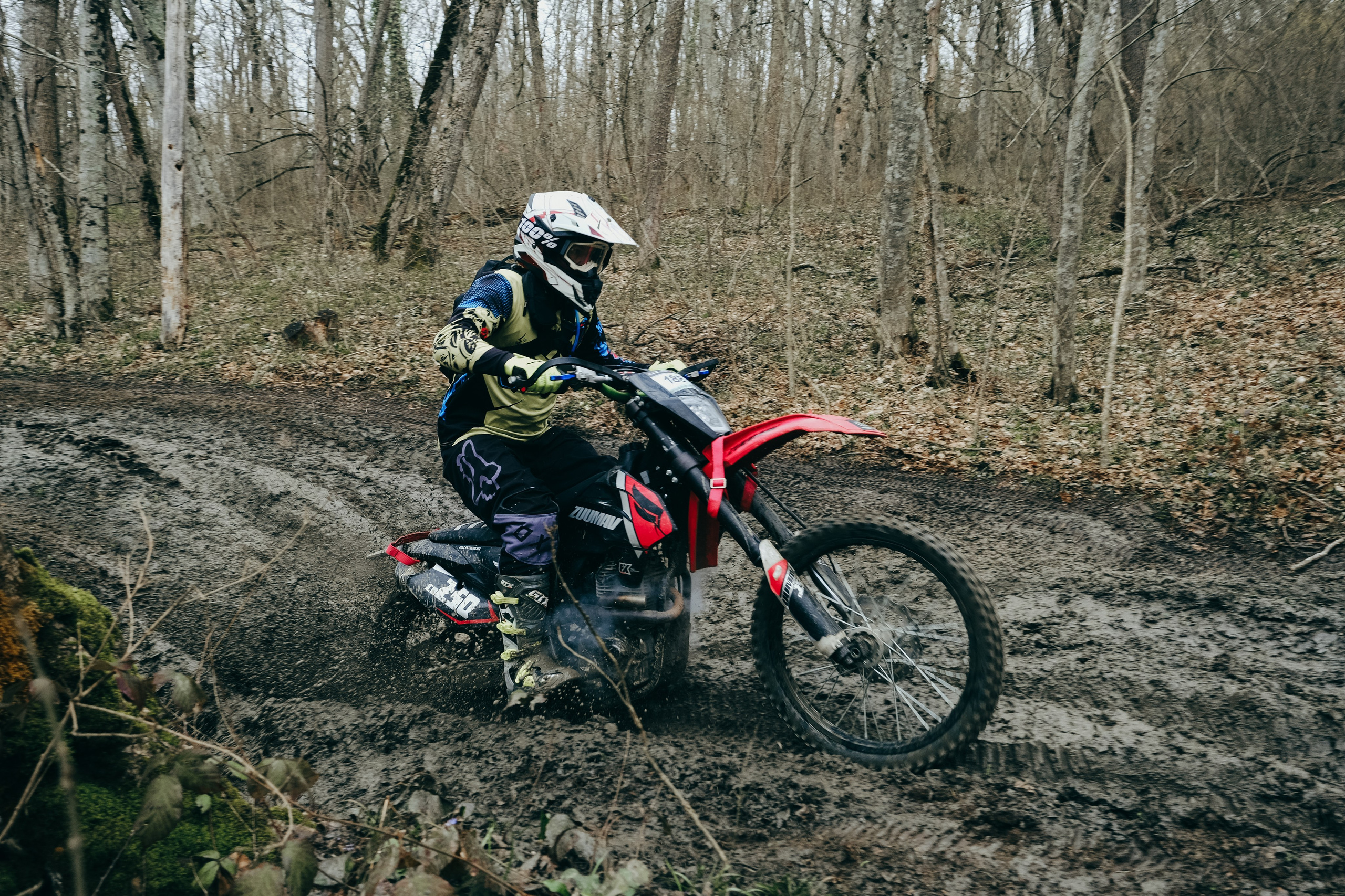 Съемка для Sharmax Moto в Горячем Ключе. Свадебный фотограф Денис Ожигин в Краснодаре и крае. Эмоциональная и стильная съемка вашего дня