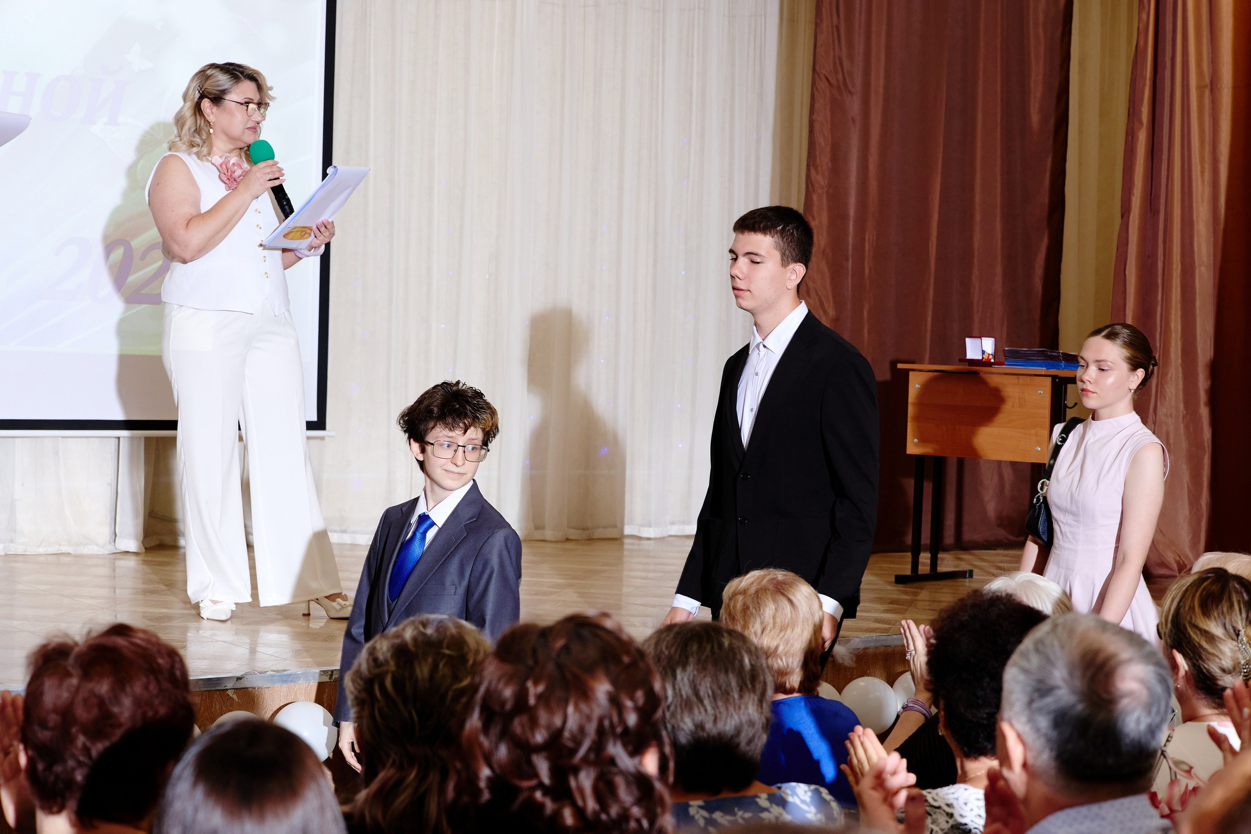 Выпускной 35 Сош. Фотограф Выпускные альбомы Таганрог Сергей Коробченко