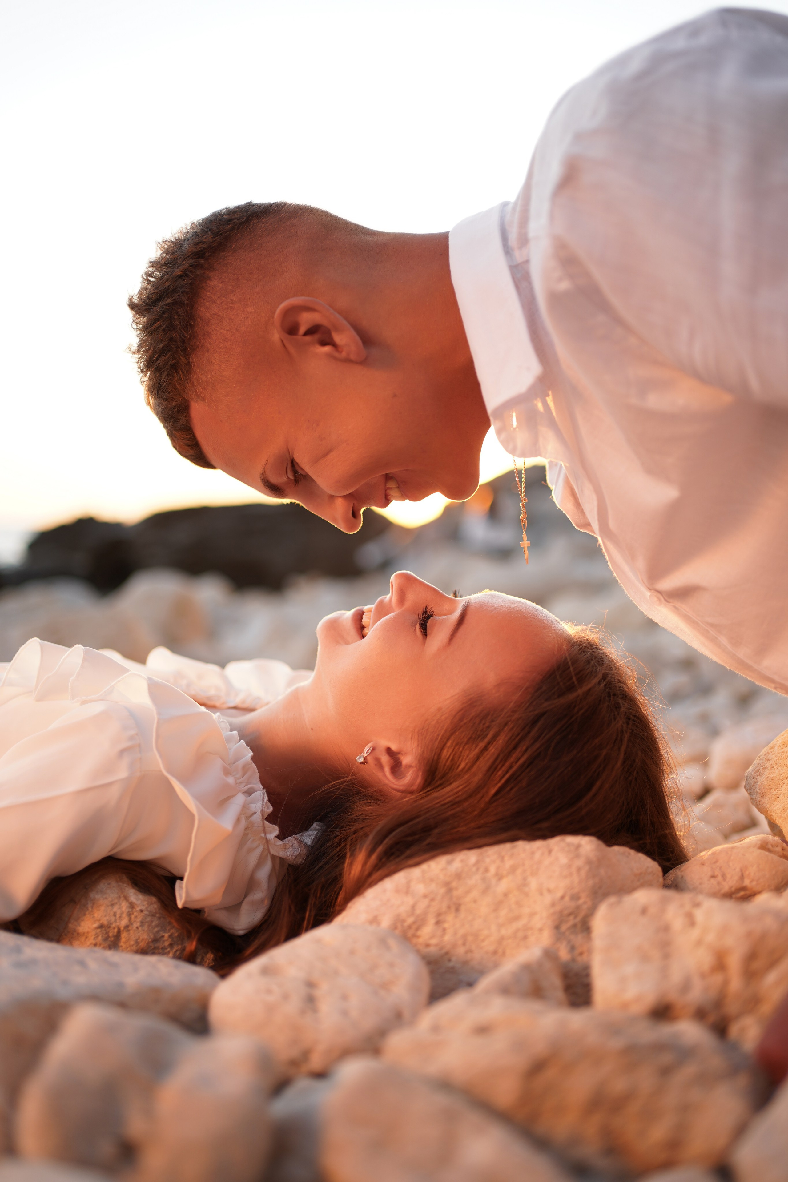 Матвей и Софья на фотосессии дикого пляжа Грот Дианы в Крыму. Свадебный фотограф в Ростове-на-Дону. Таинство Крещения и Венчания, семейные фотосессии. Алёна Чёботова