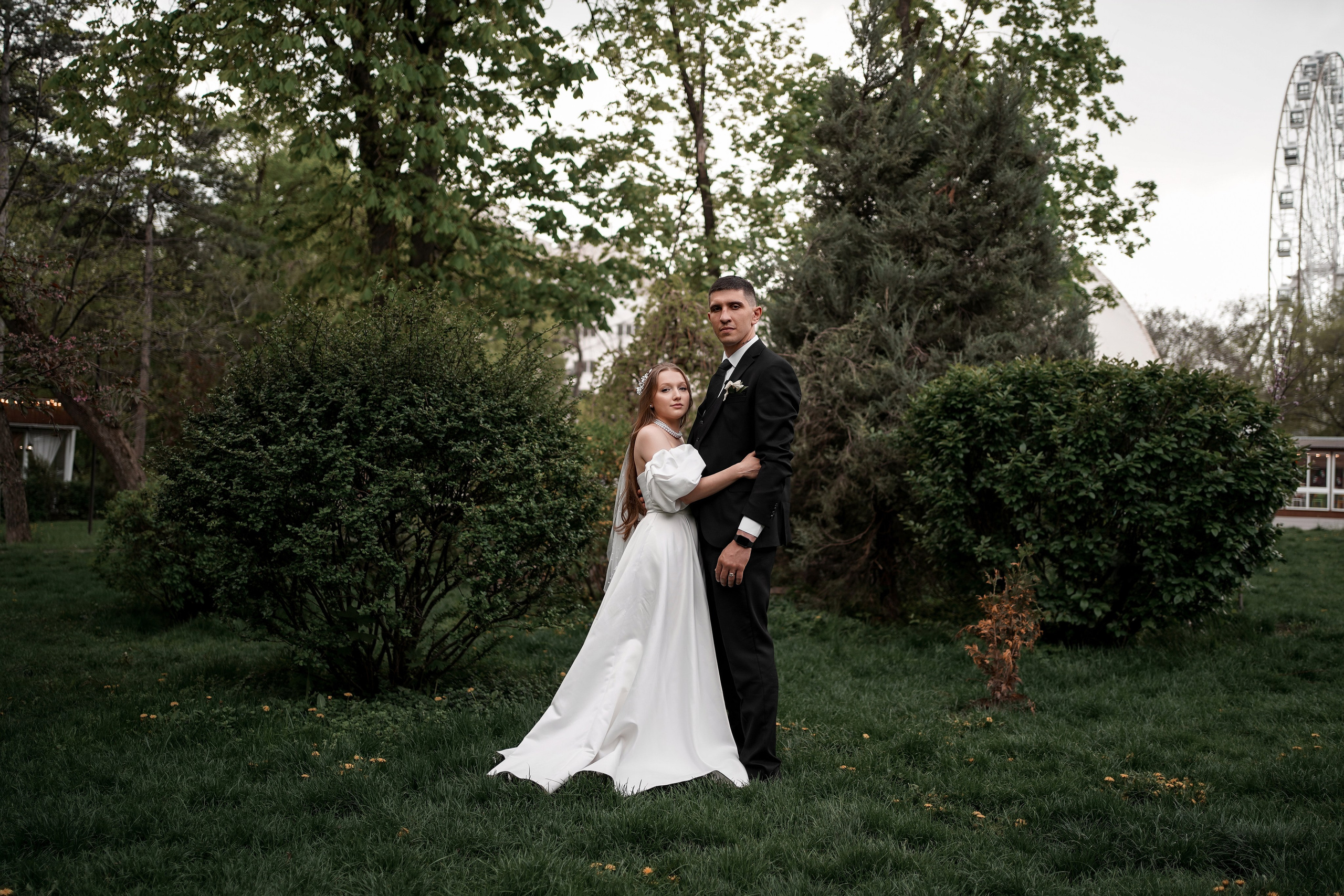 Свадебная прогулка Жанны и Рамиса в парке имени Октябрьской революции. Свадебный фотограф в Ростове-на-Дону. Таинство Крещения и Венчания, семейные фотосессии. Алёна Чёботова