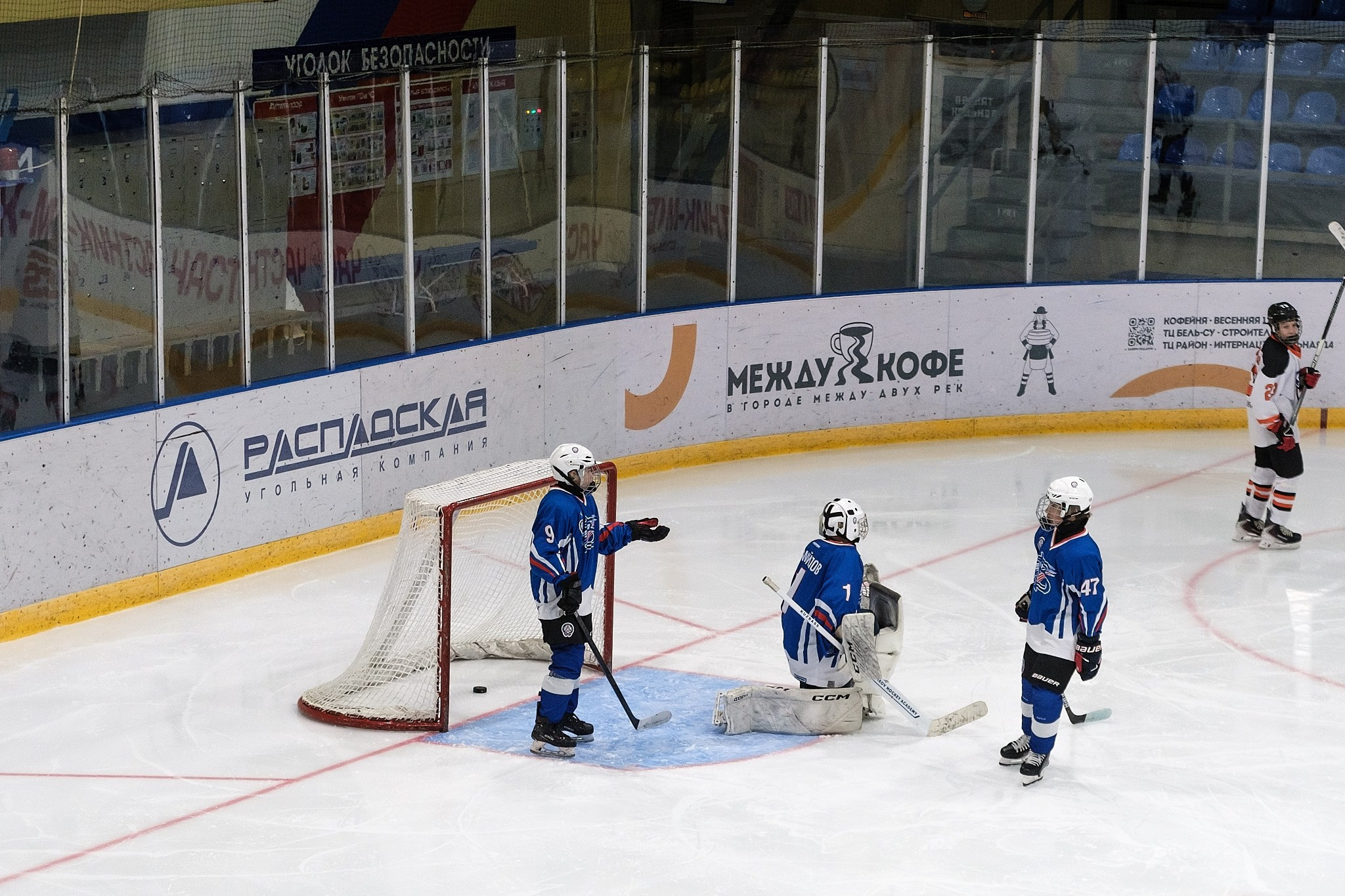 Хоккейный матч Вымпел-2011 (Междуреченск) vs Ермак (Ангарск) — фотограф в Междуреченске Никита Максимов