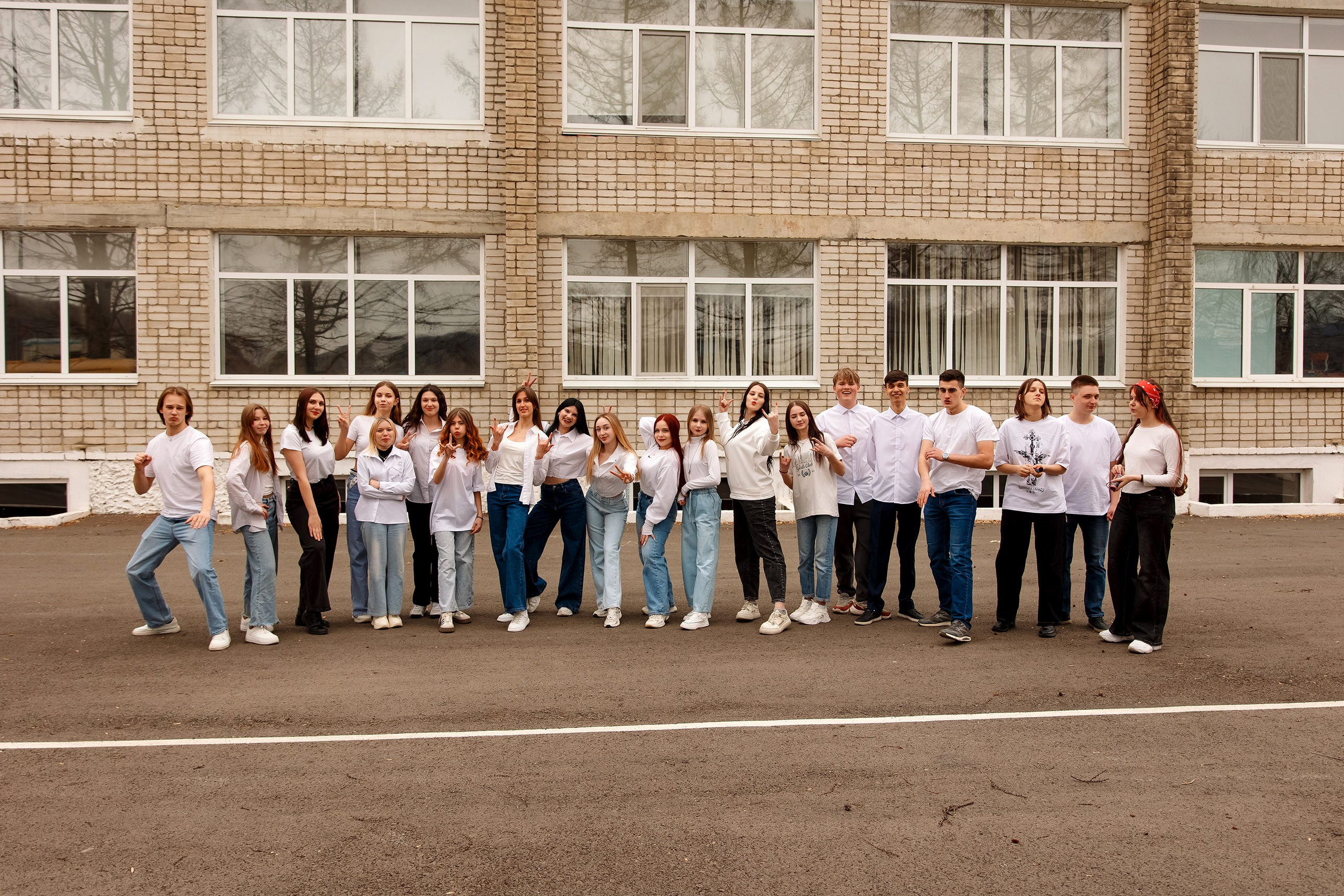 11 класс с. Барабаш. Фотограф Любовь Корниенко, Примоский край