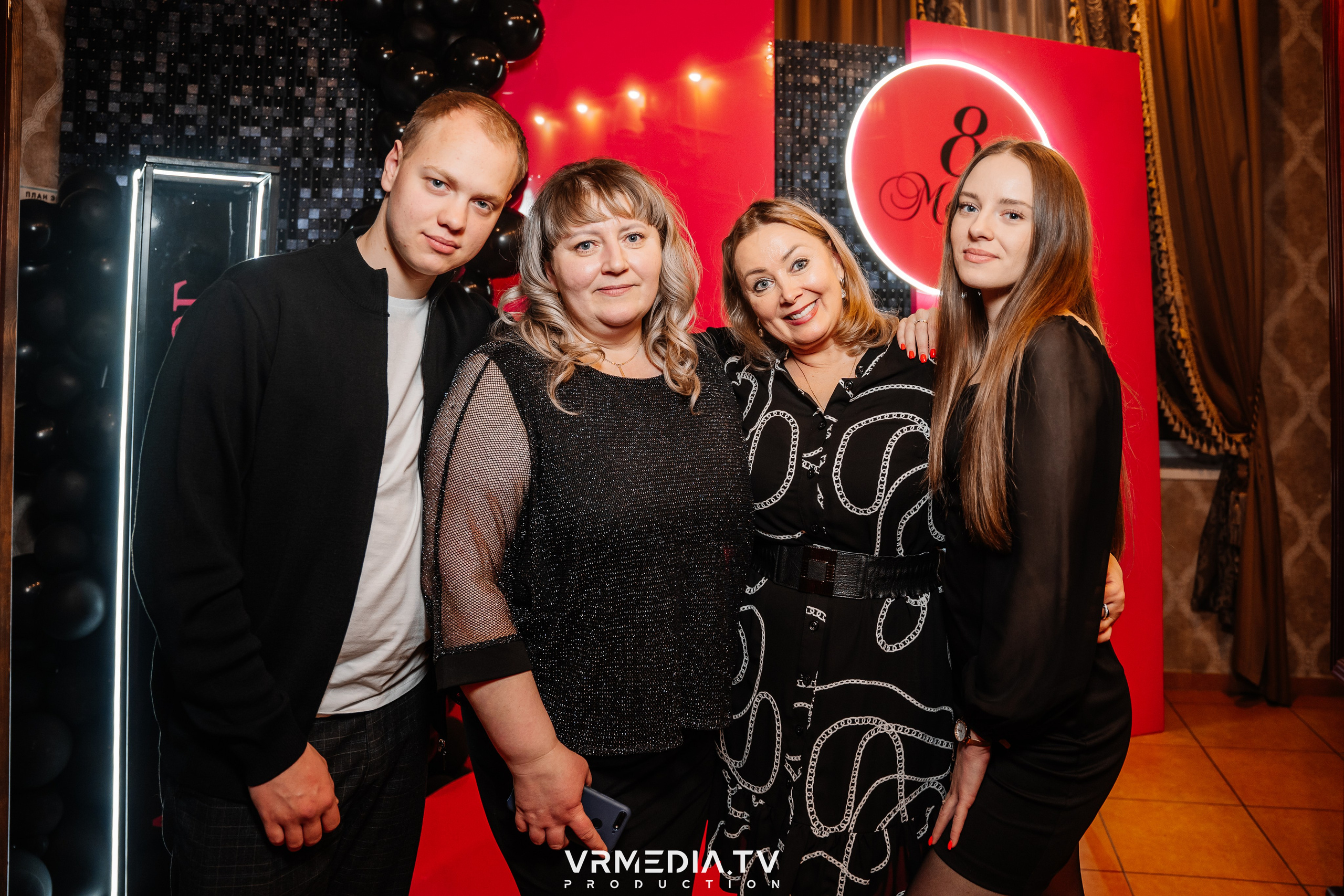 Международный женский день в ресторане «Лазурный берег»