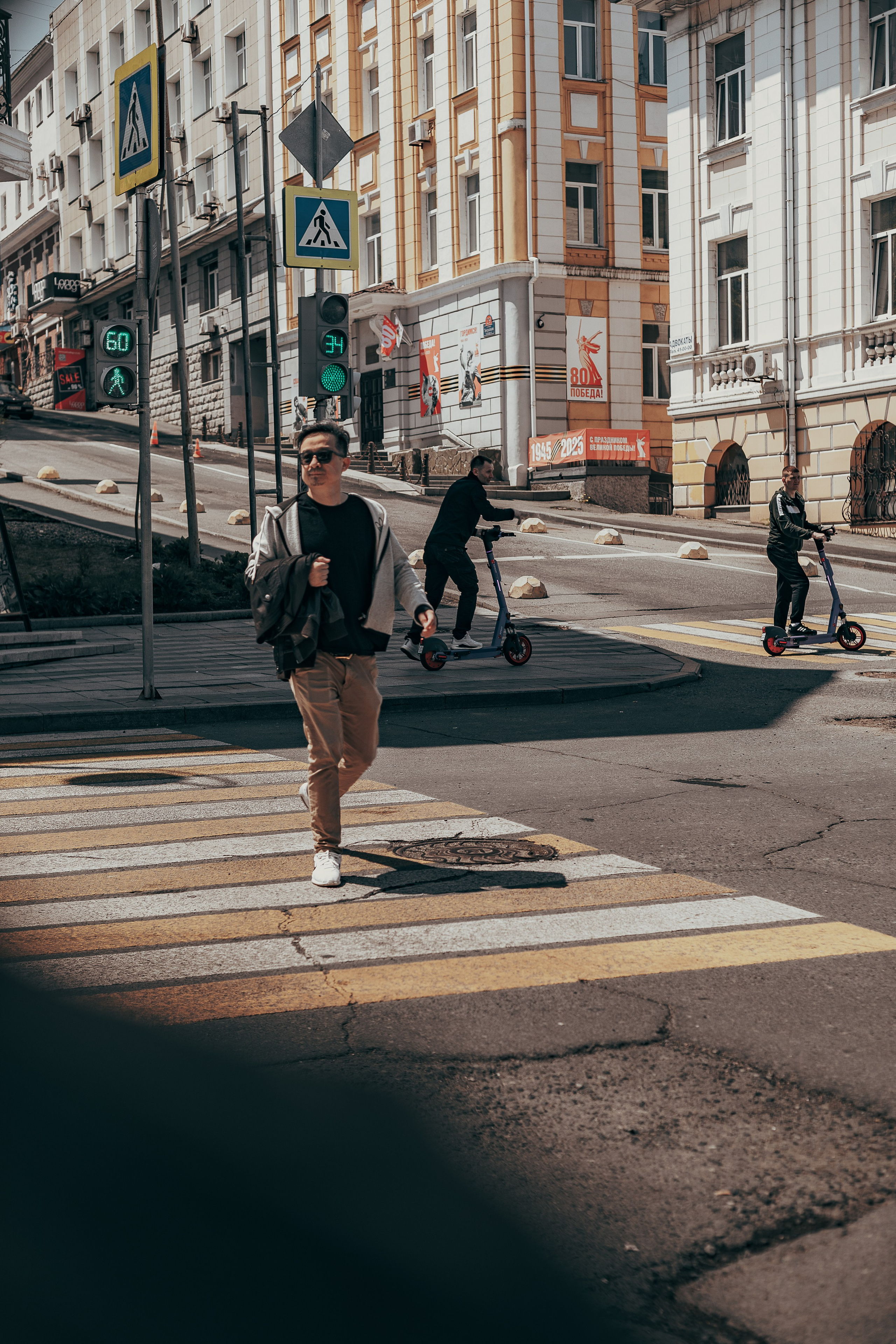 Стрит фотография Владивосток, Россия. Mood цвета, обработка, уроки, пресеты