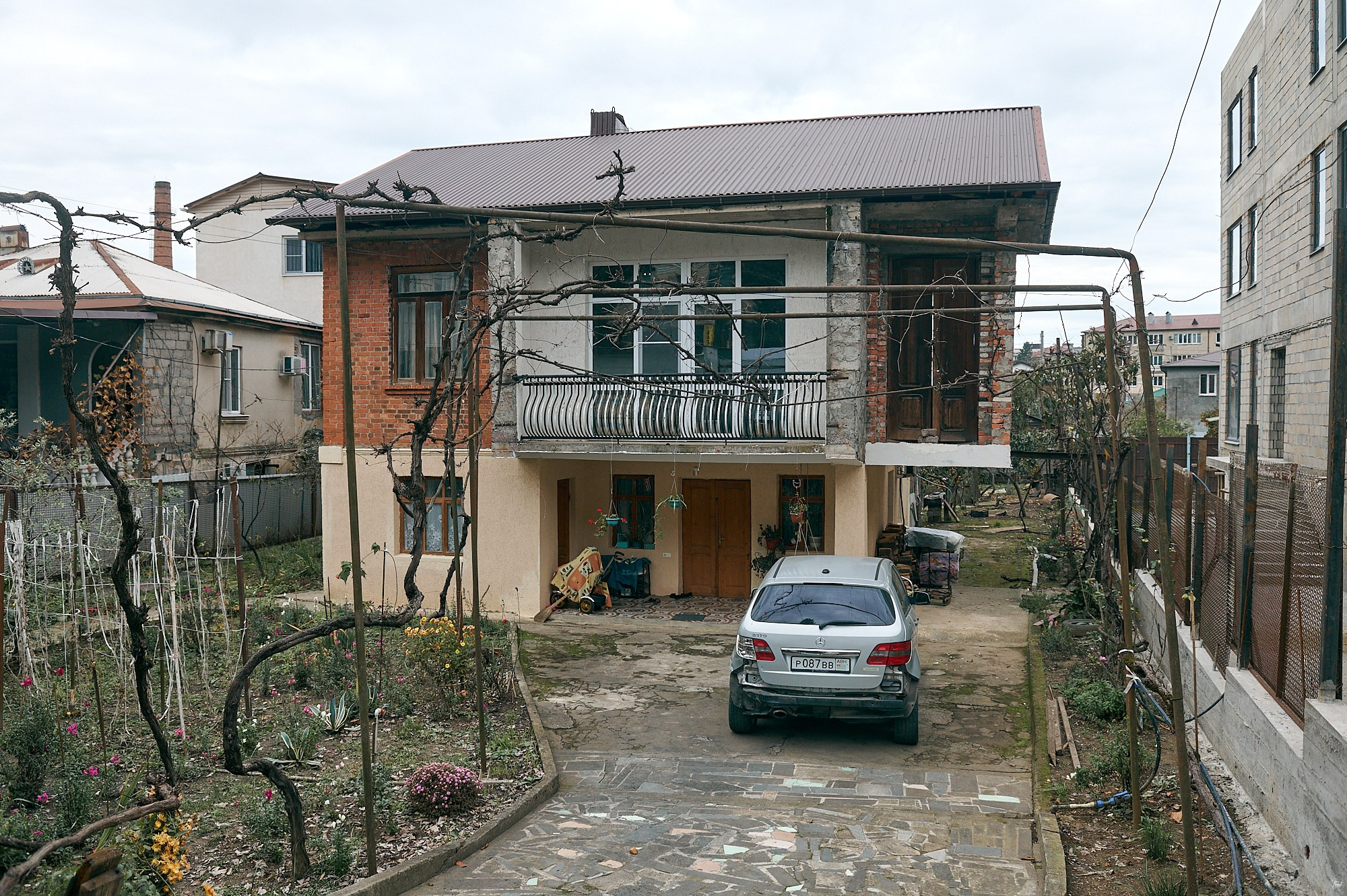 Гагра, Абхазия. Декабрь 2024. Фотографии отовсюду и обо всем