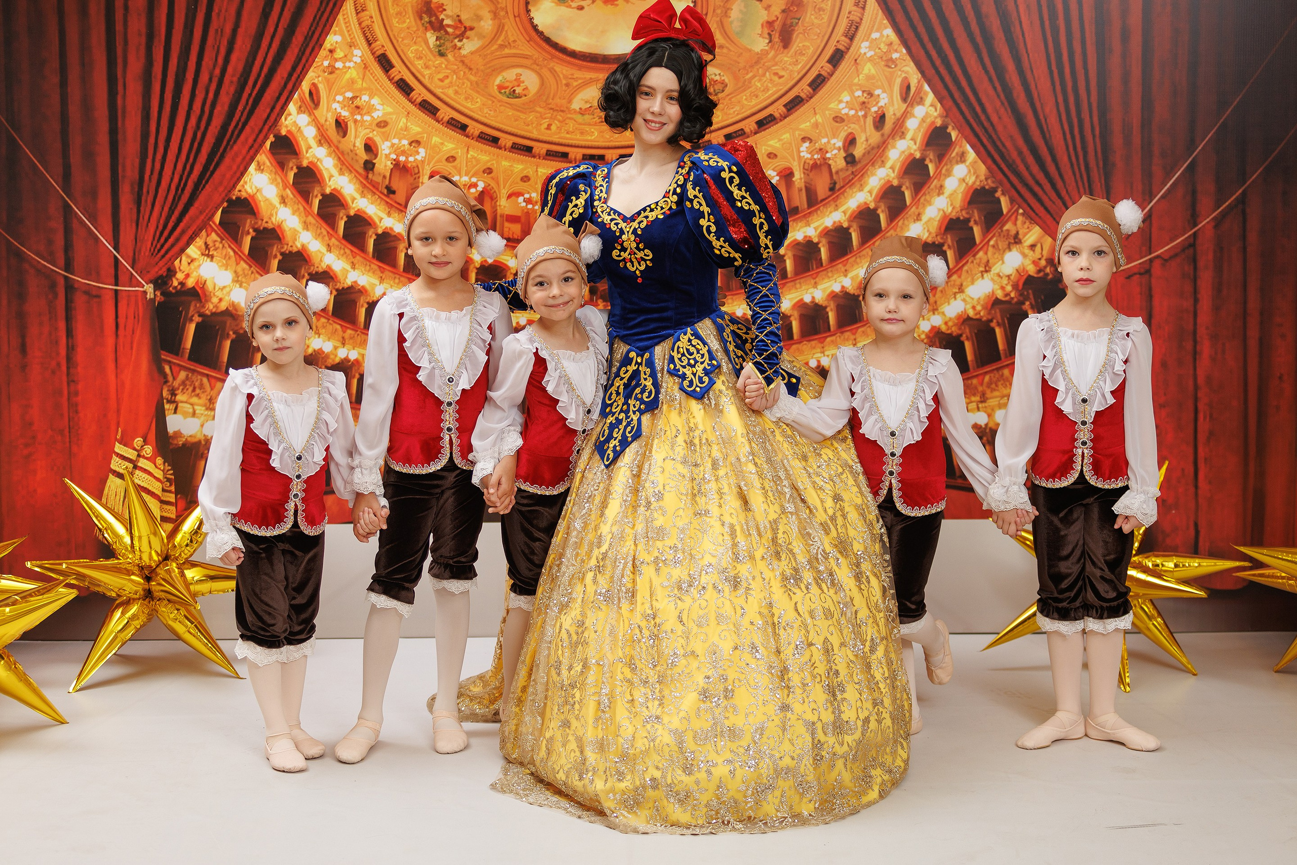 Репортажная фотосъемка отчетного концерта студии танцвев LilBallerine. Профессиональный фотограф в Новосибирске