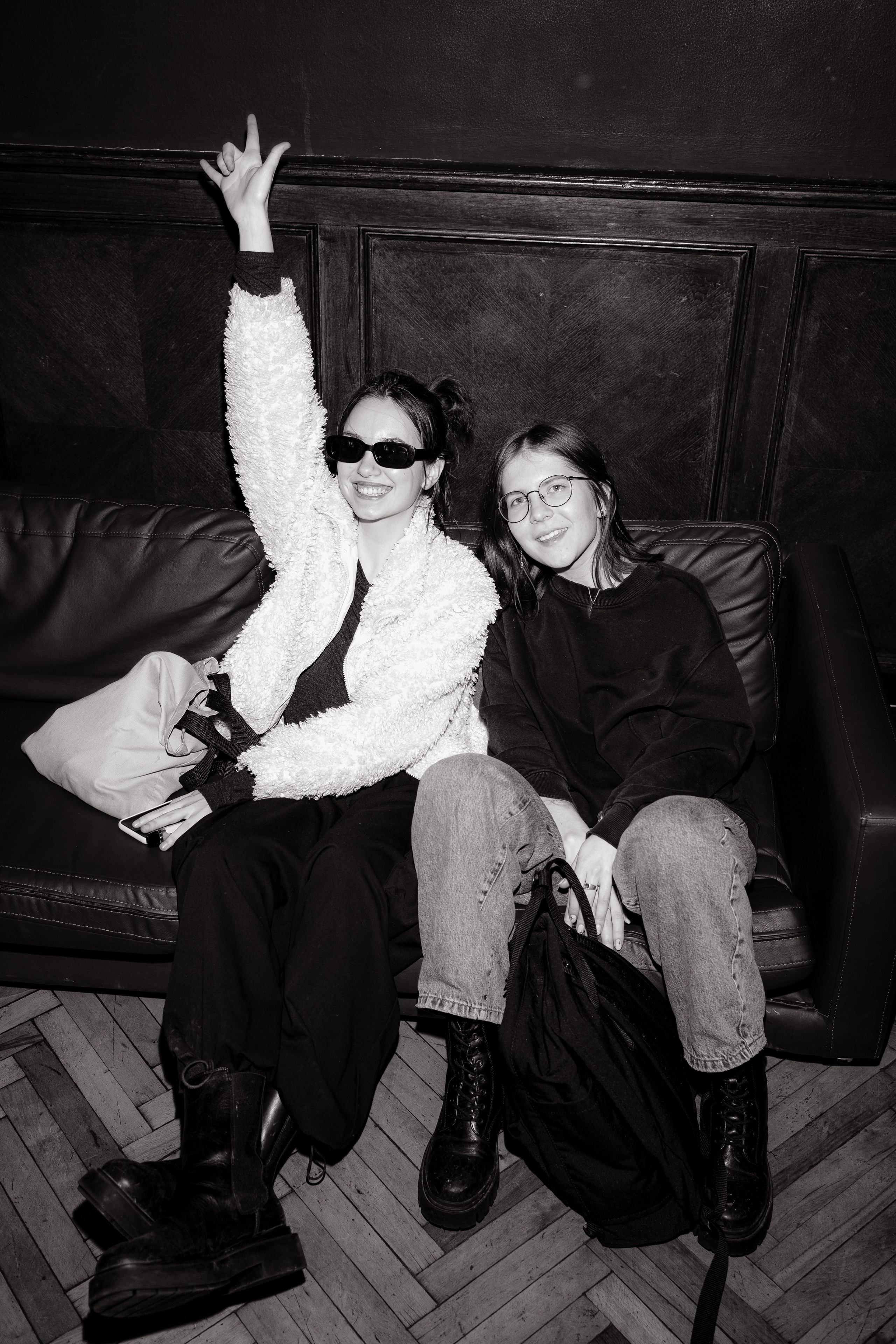 Бонд с кнопкой. Gorsvet.ph