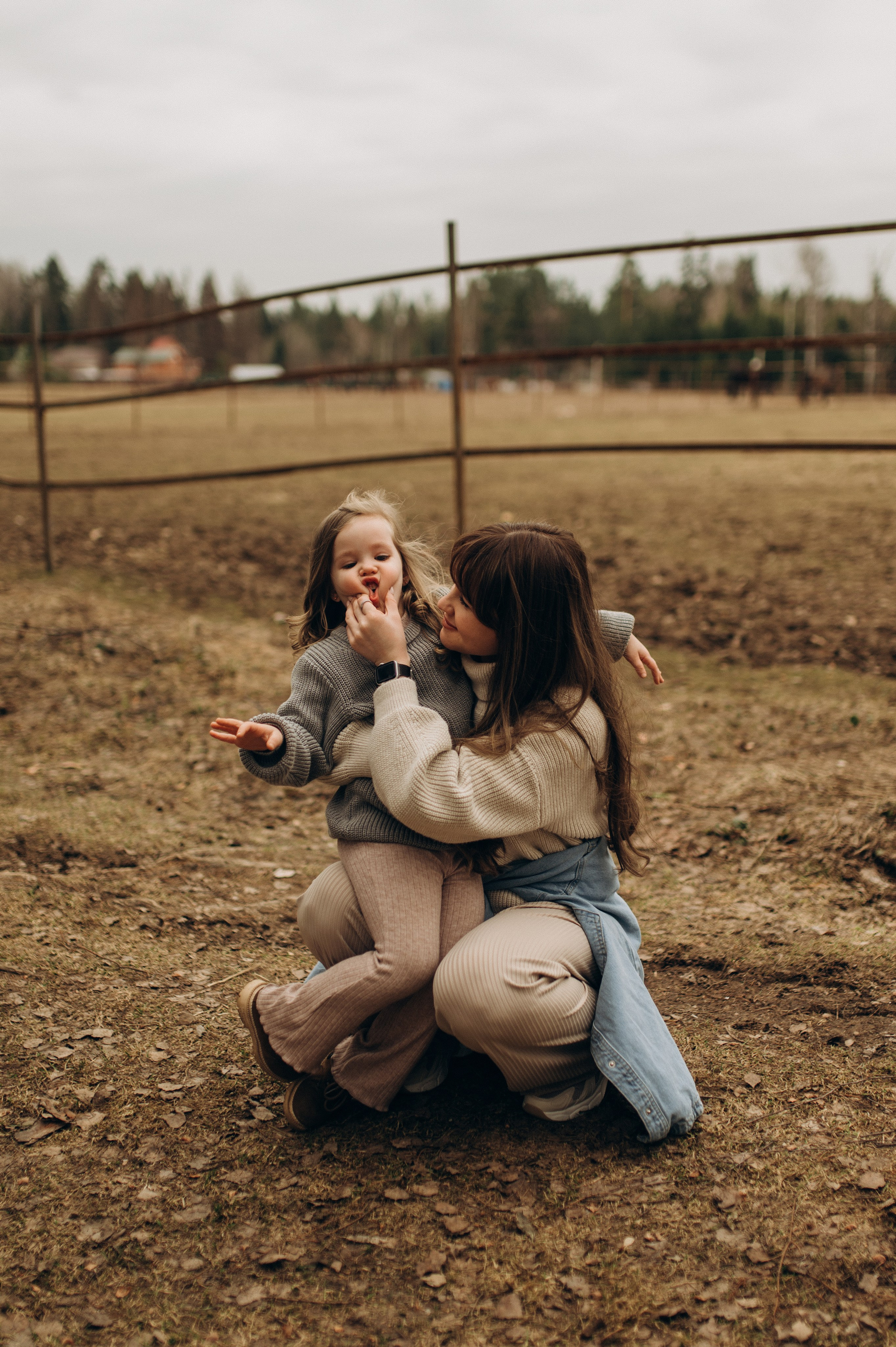 На конюшне. Семейный фотограф Нагорнова Виктория
