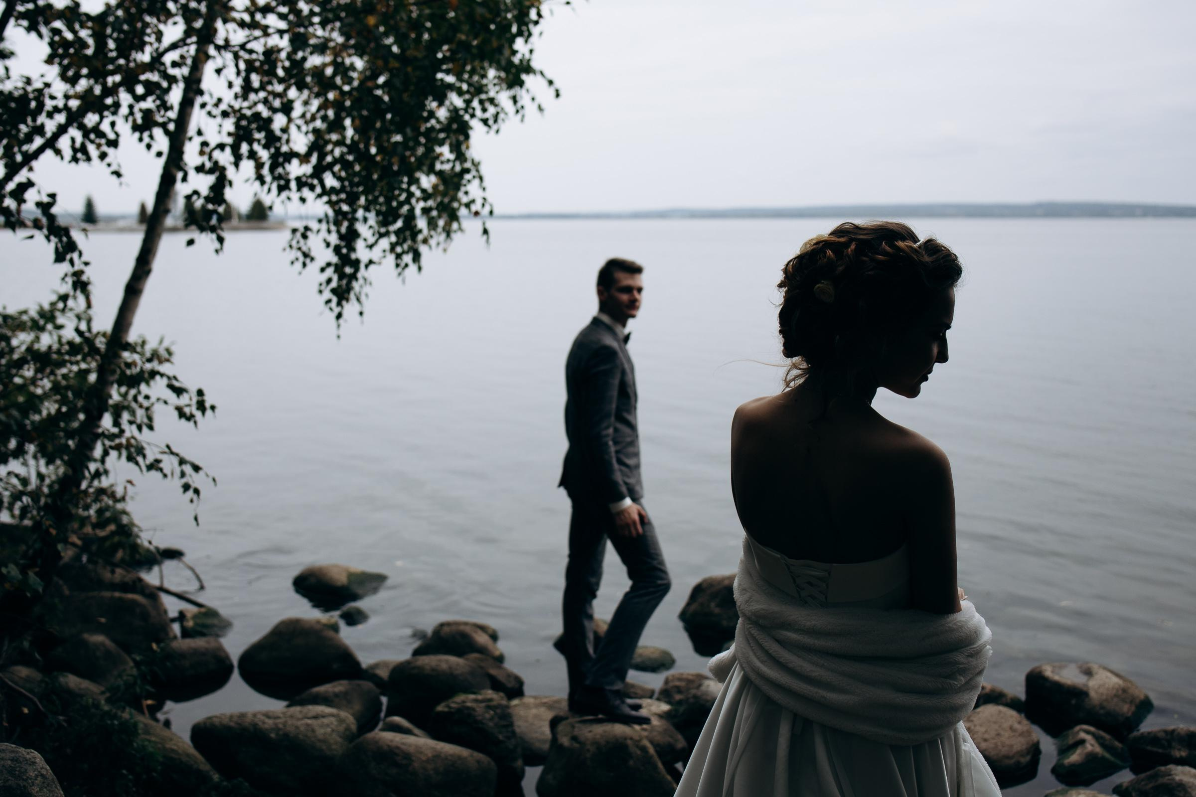 Стильная свадебная съёмка на Минском море