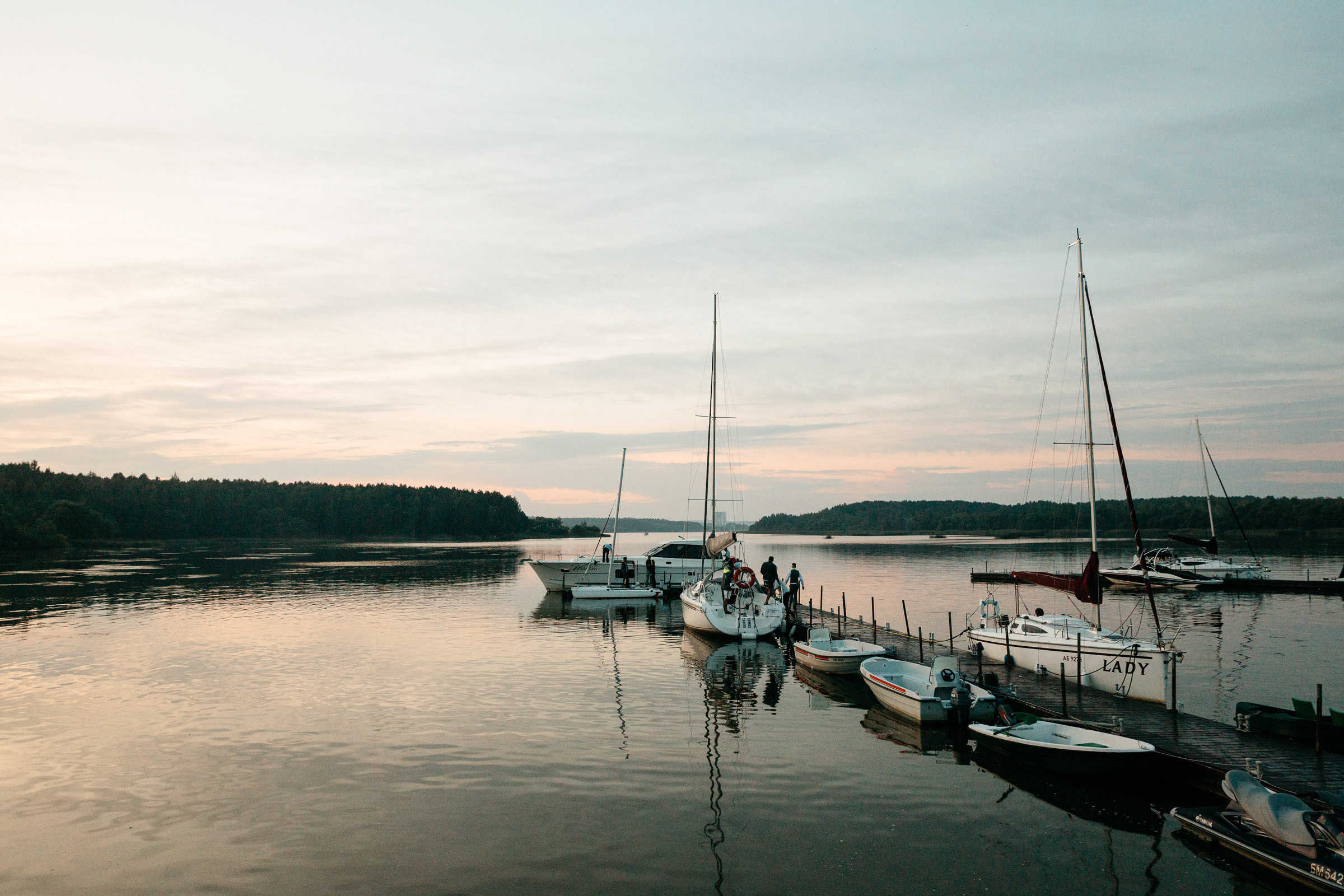 Свадебный портрет у воды в Минске