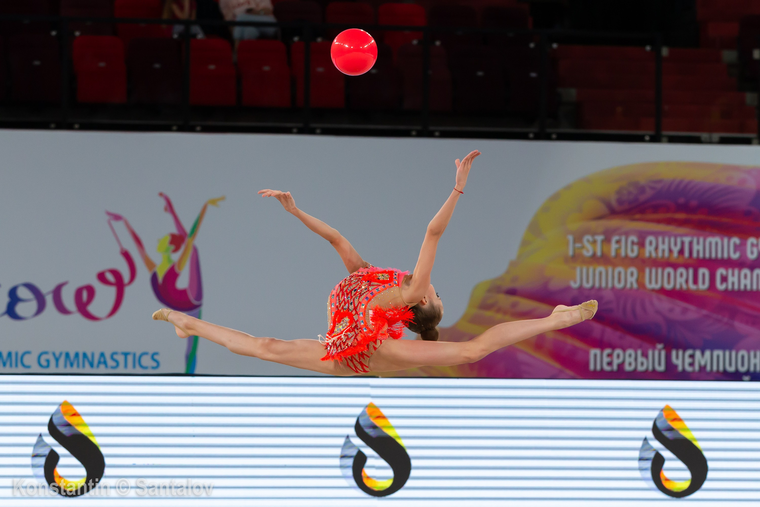 I Чемпионат мира среди юниорок, 2019, Москва. GYM-PHOTO. Спорт в кадре