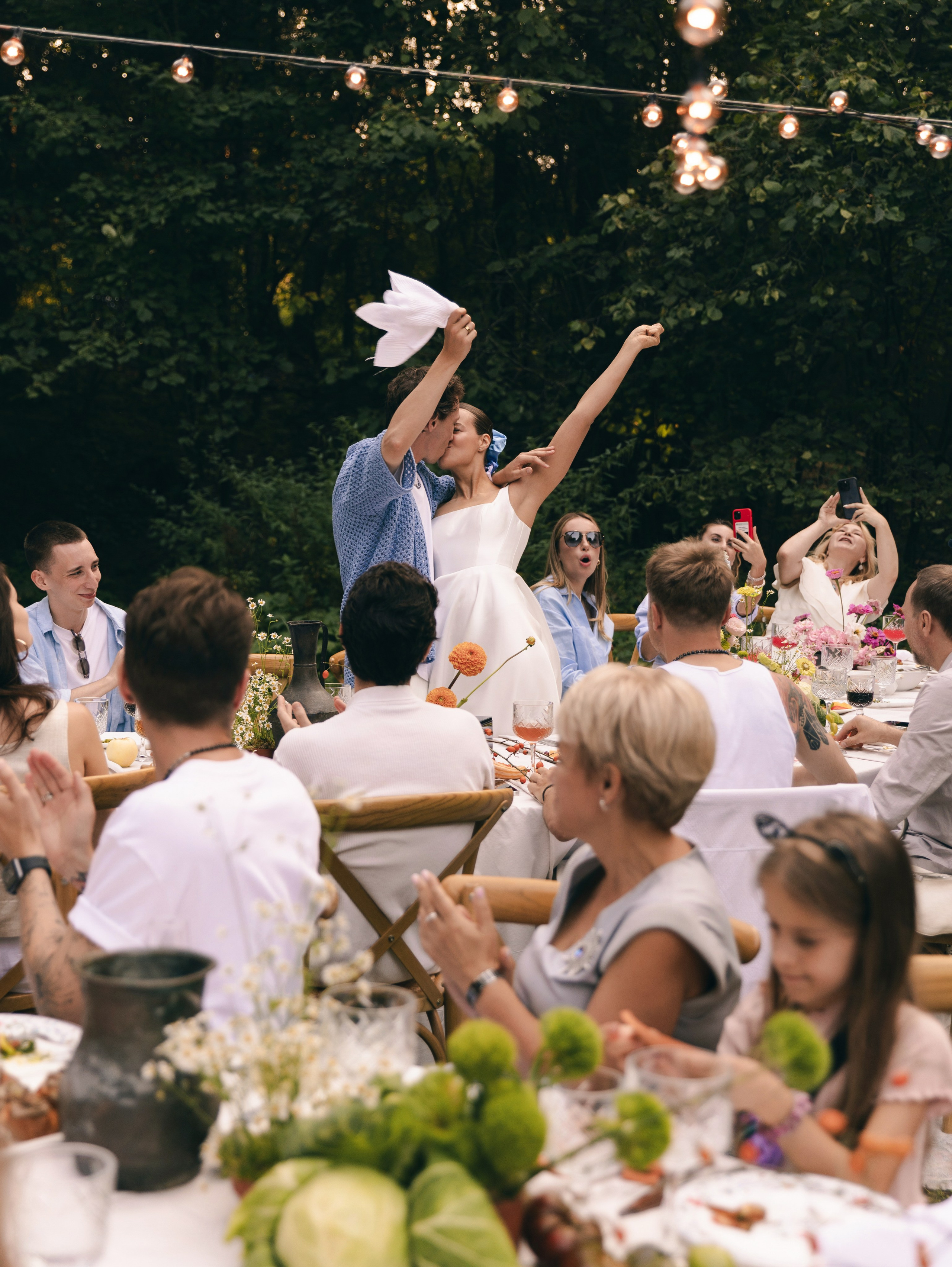 ПАРОЧКА В ЖЕЛТЫХ САПОЖКАХ С РАЙОНА