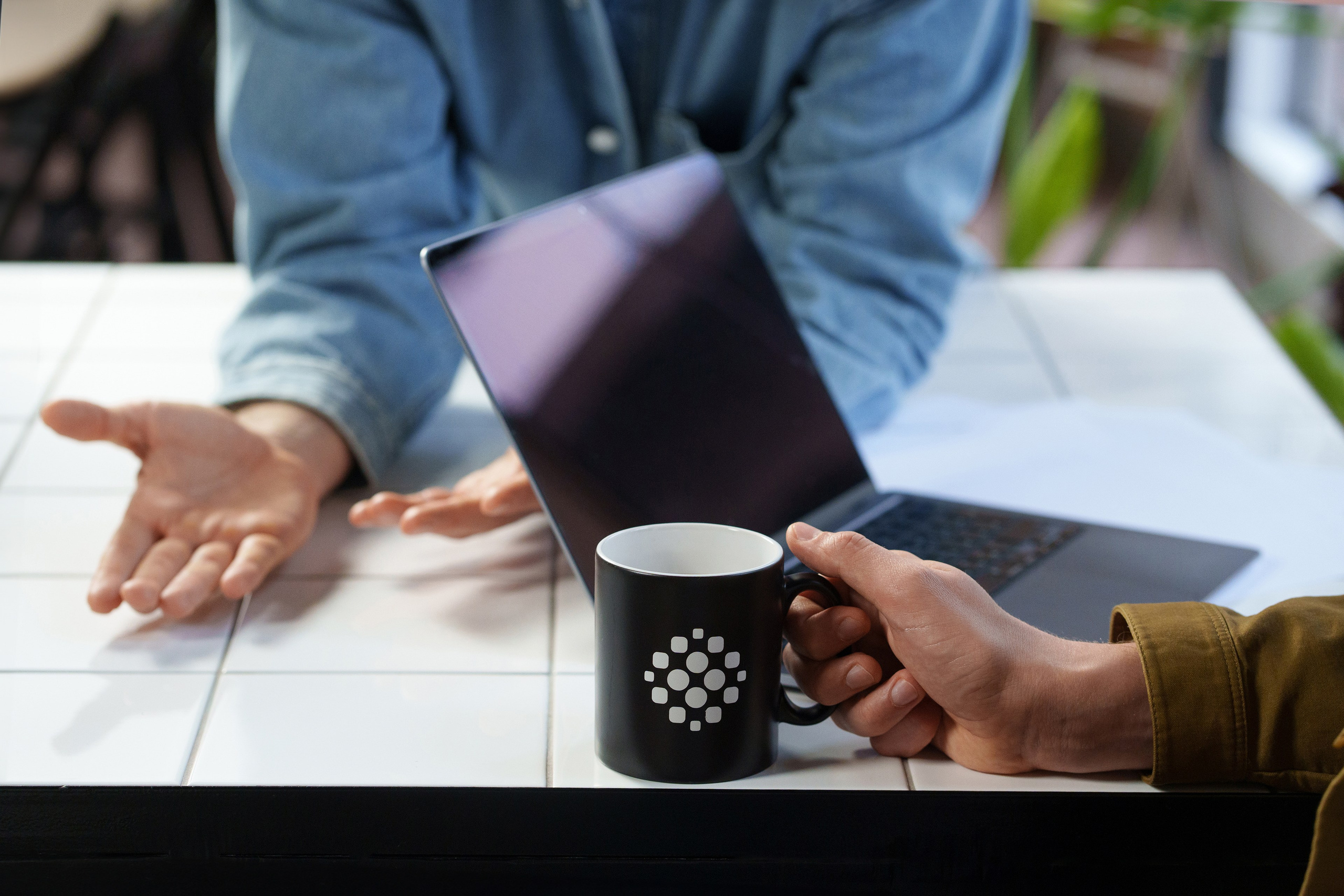 Визуал для Algorithmic Lab. Антон Вельт, арт-директор, фотограф