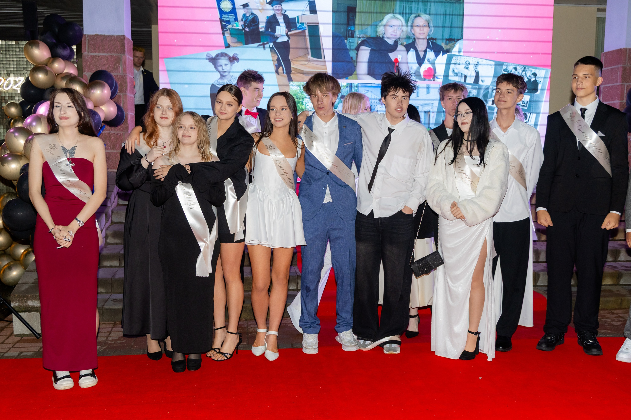 Школьный выпускной 2025 год в Минске, Беларуси. Свадебный фотограф в Минске/Беларуси Сергей Спиридонов