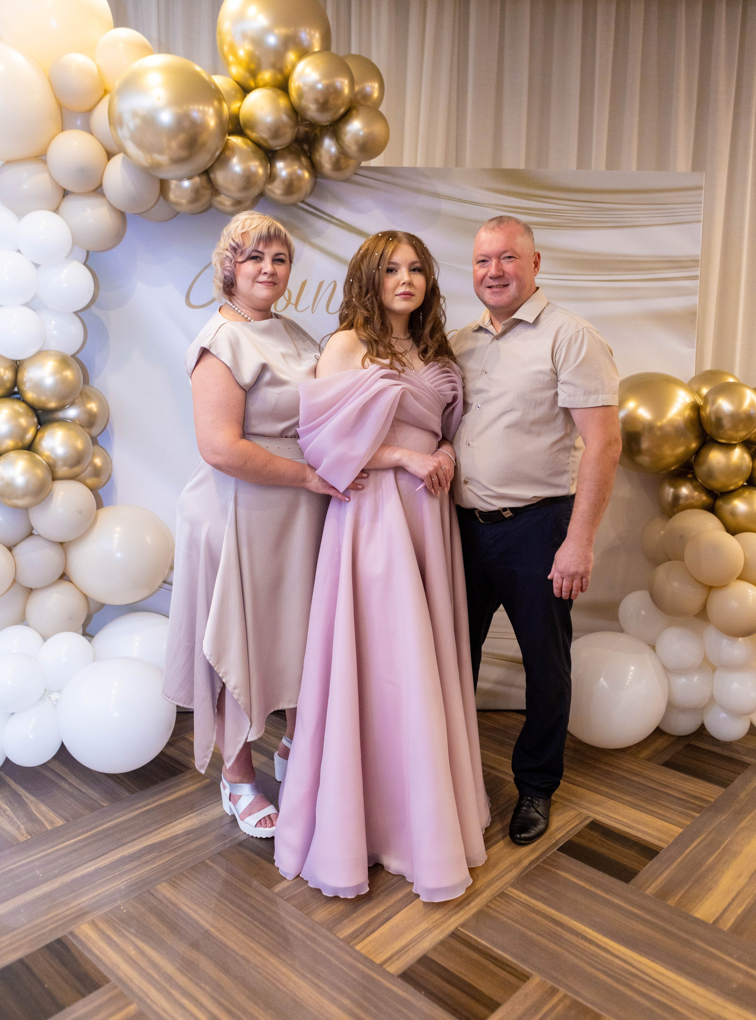 Выпускной 11а в Брудершафте 2025 г. Свадебный и предметный фотограф Ренат Каламперов