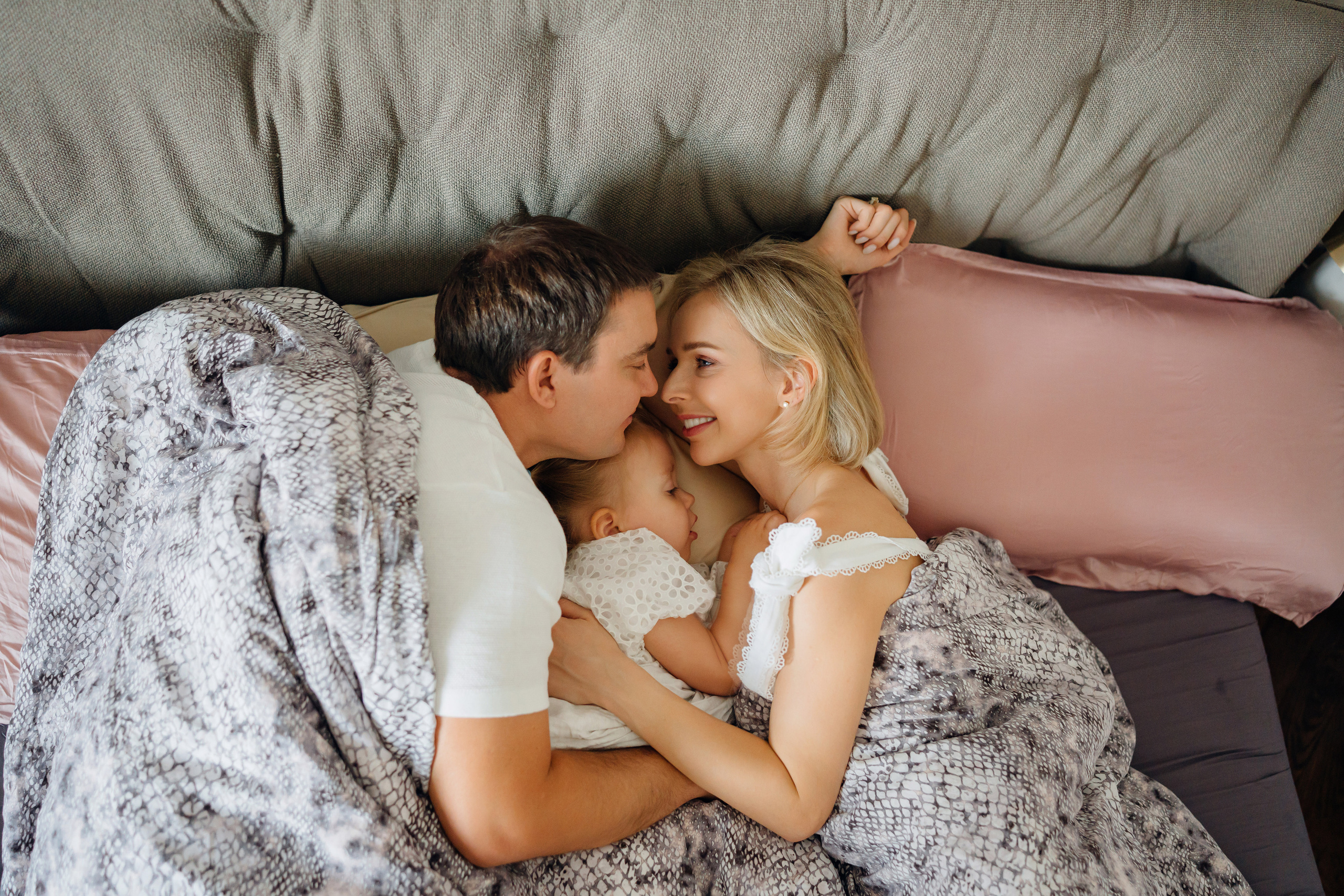 Домашняя фотосессия Есюши, Вики и Ильи ;). Свадебный и семейный фотограф в Ростове-на-Дону. Андрей Сайфутдинов