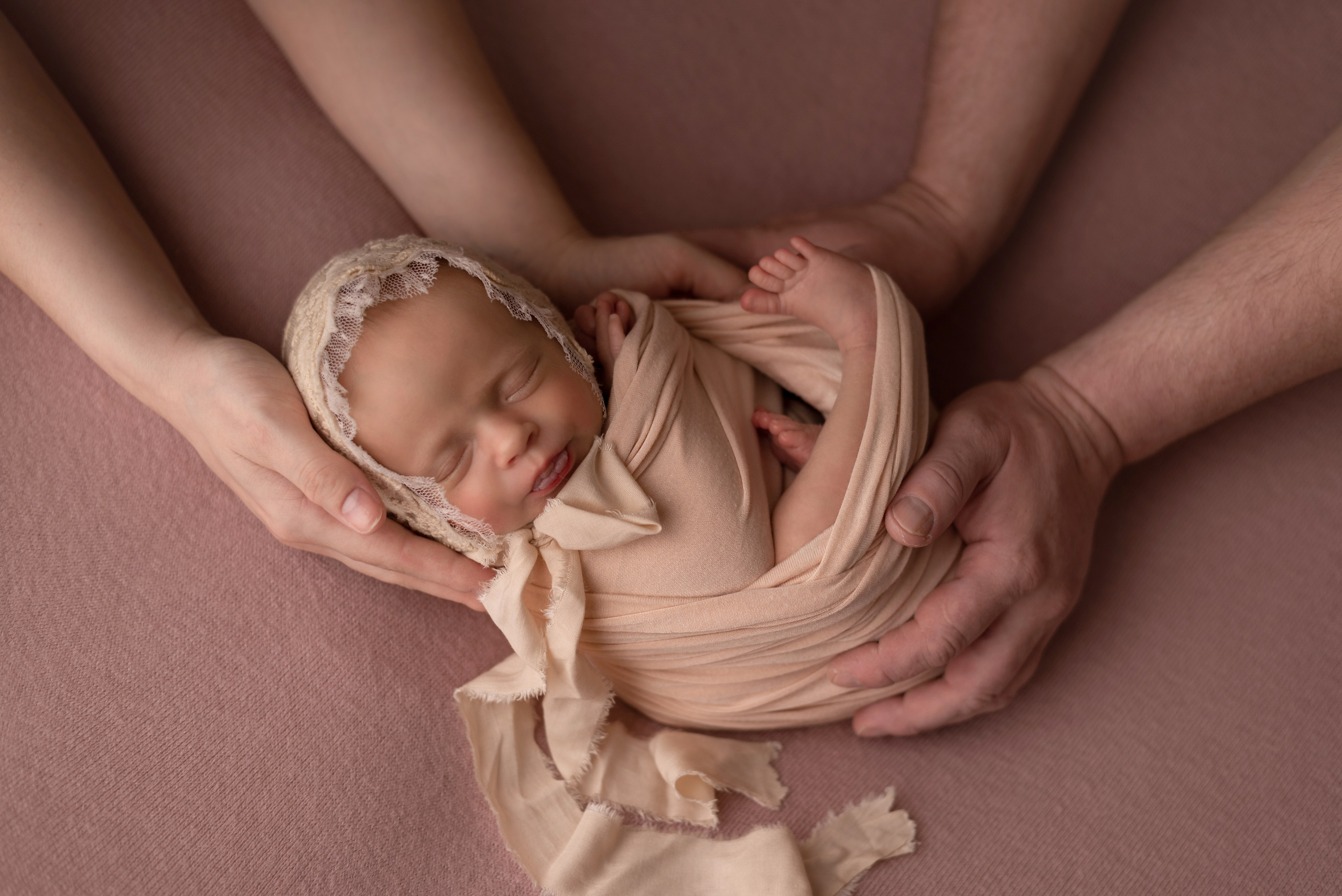 Photos of newborn babies. Photographer of newborns and children up to a year in Montenegro