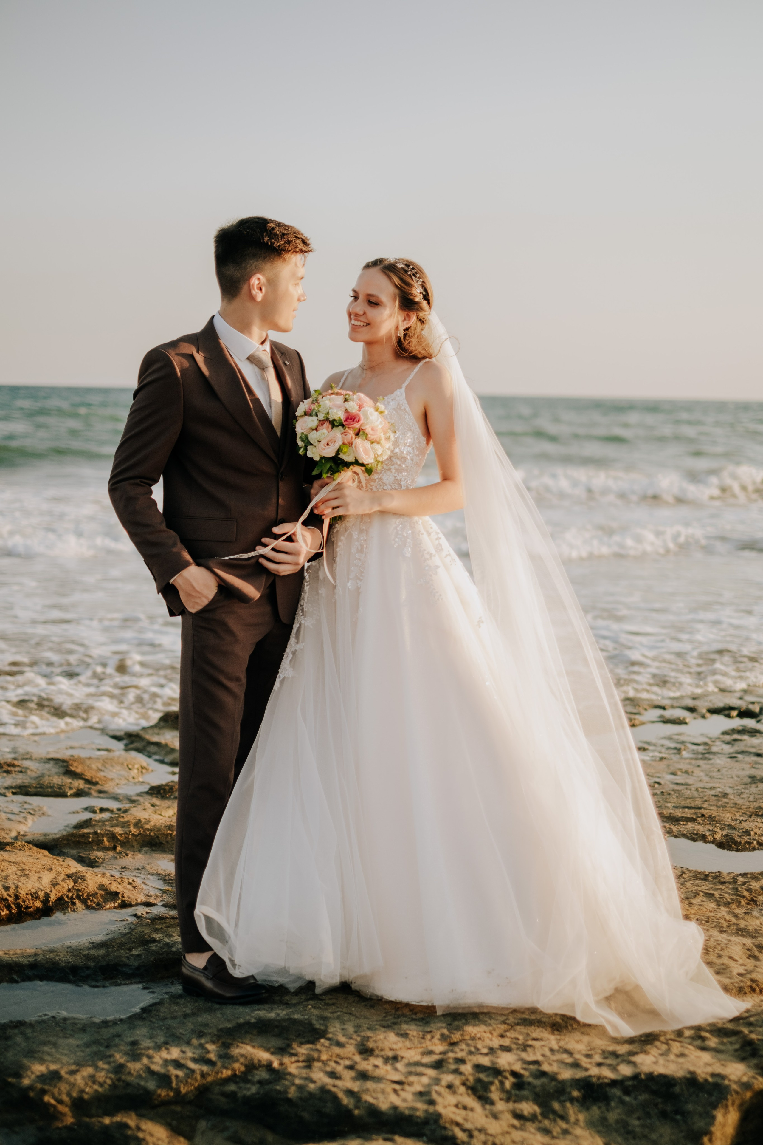 История Элины и Амира