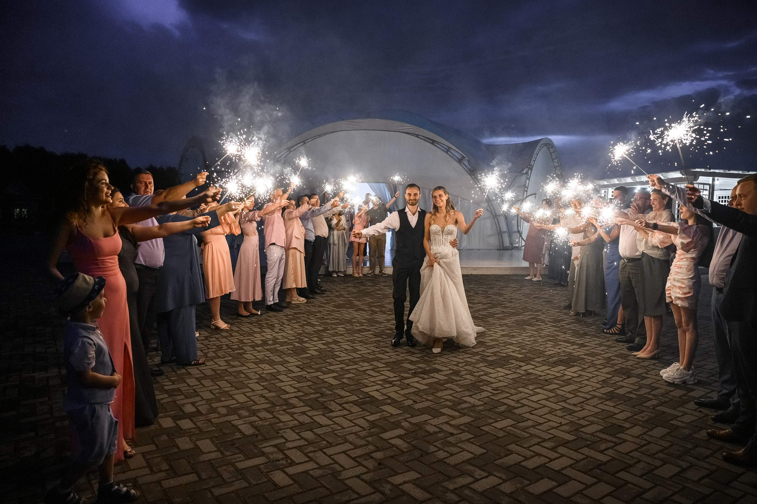 Свадьба шатер Город мастеров — Русская сказка. Свадебный фотограф Москва Юрий Кульман