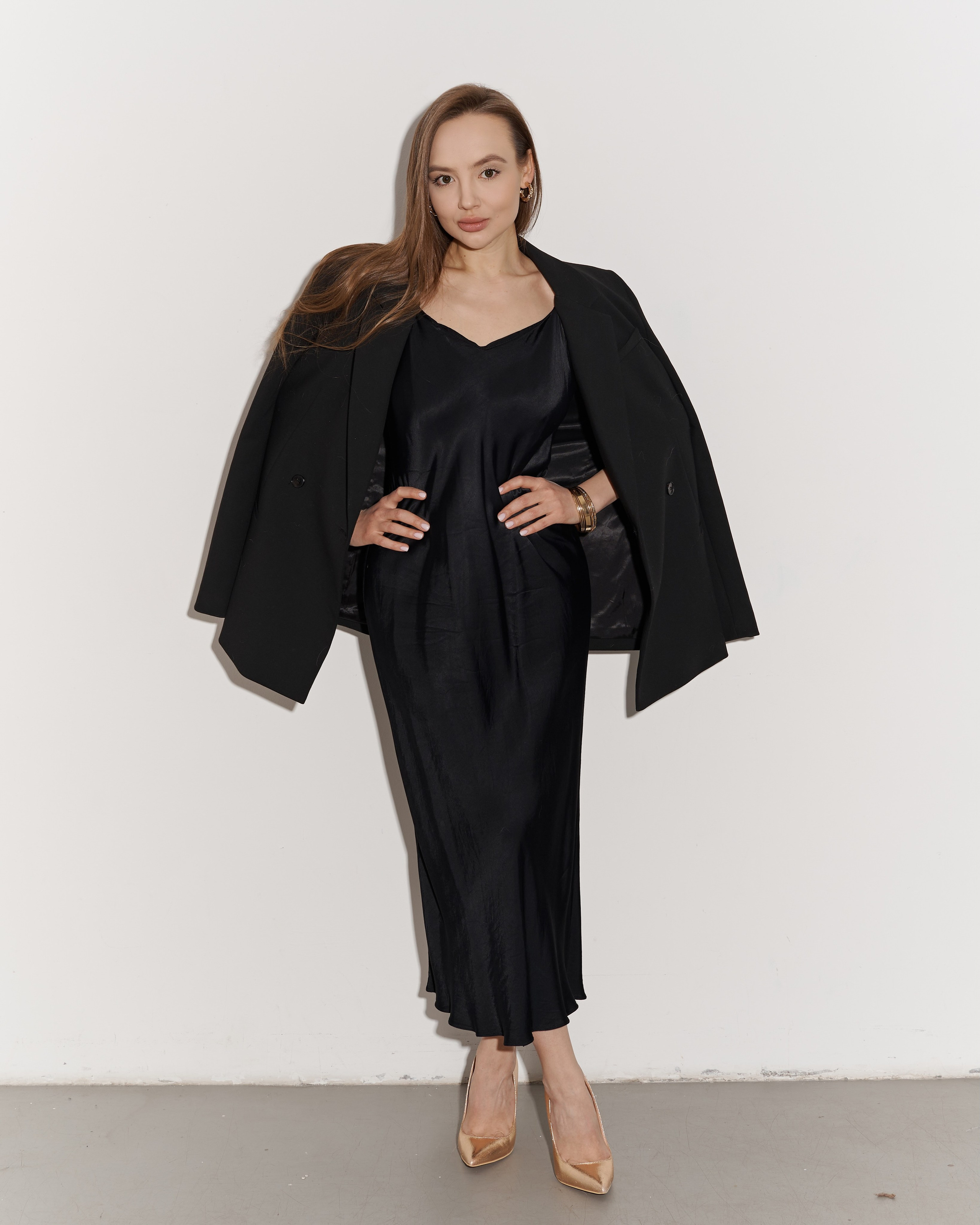 Индивидуальная женская фотосессия с искусственным светом