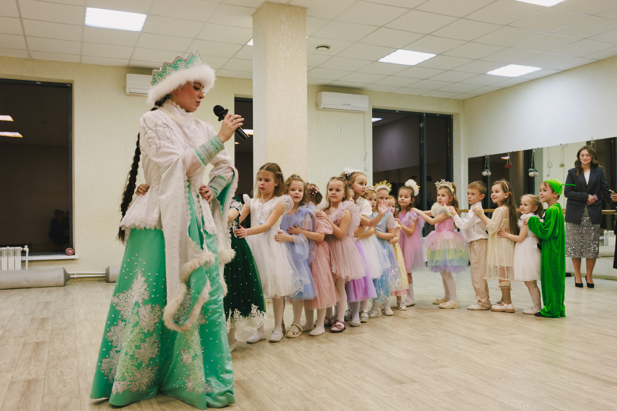 Новогодний утренник в детском танцевальном коллективе. Фотограф Воронеж, Новая Усмань Мария Бублик