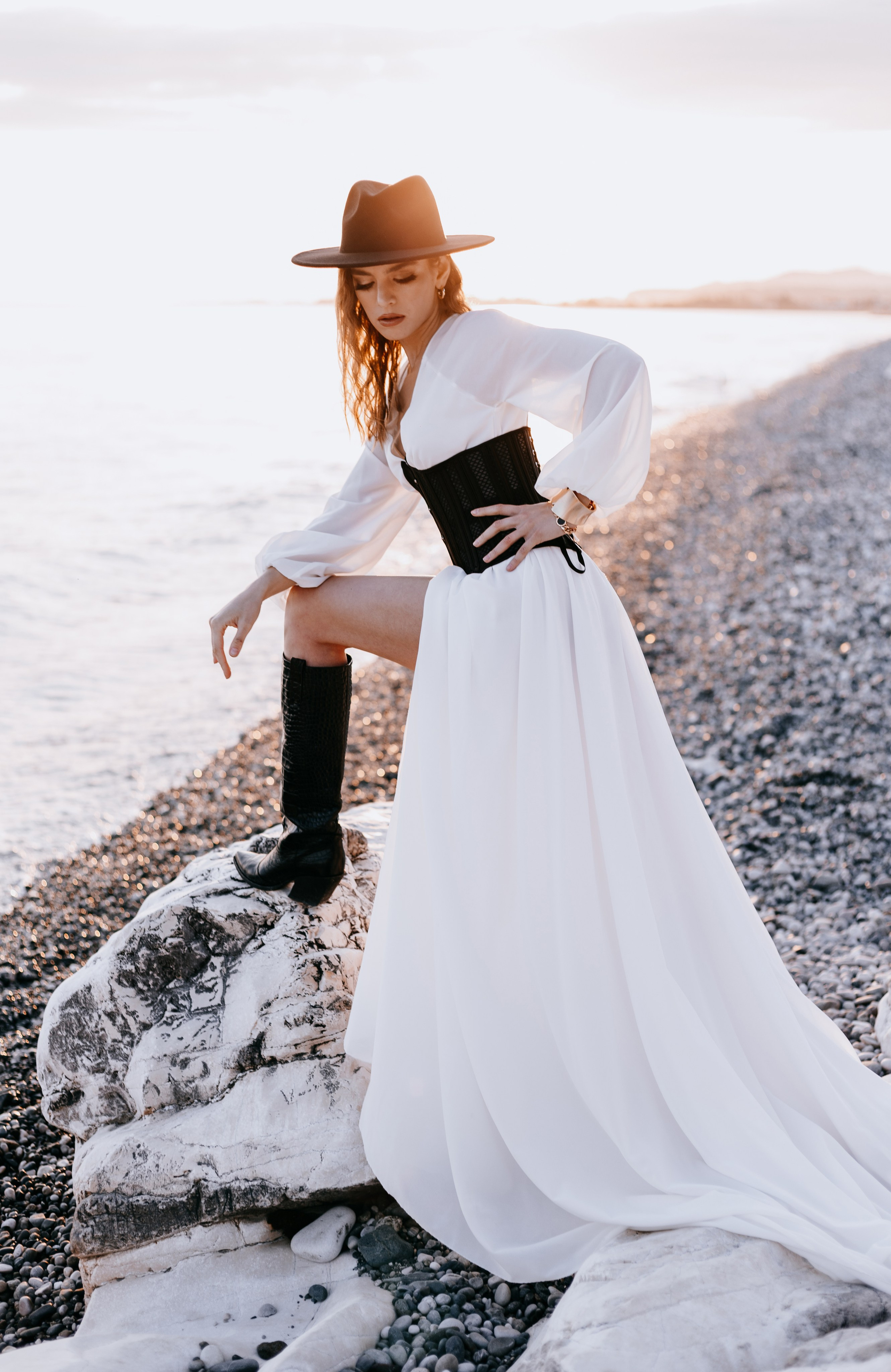 На белых скалах. Photographer Victoria Slavnova