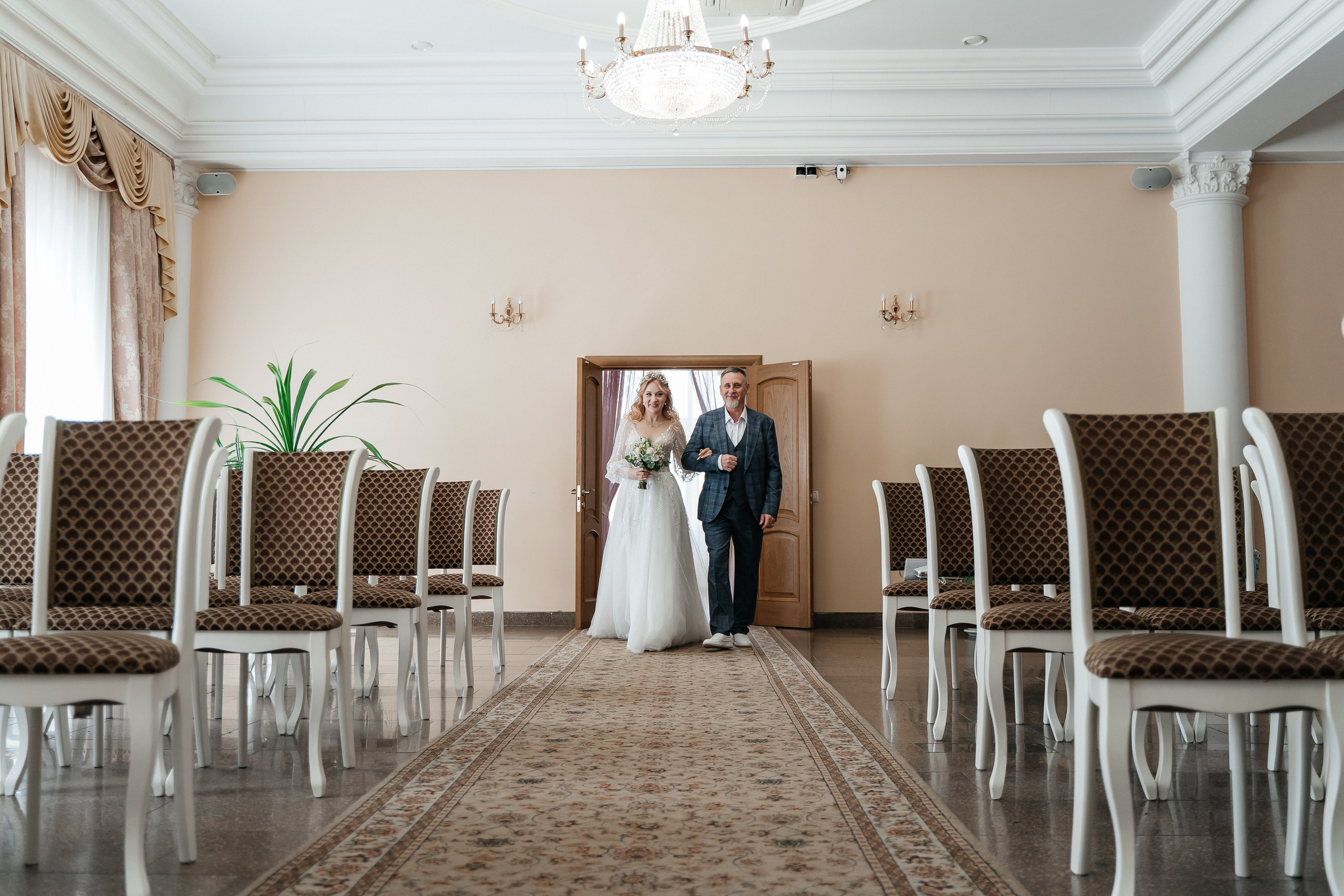 Фотографии с регистрации. Свадебный фотограф в городе Омск EAV Анастасия