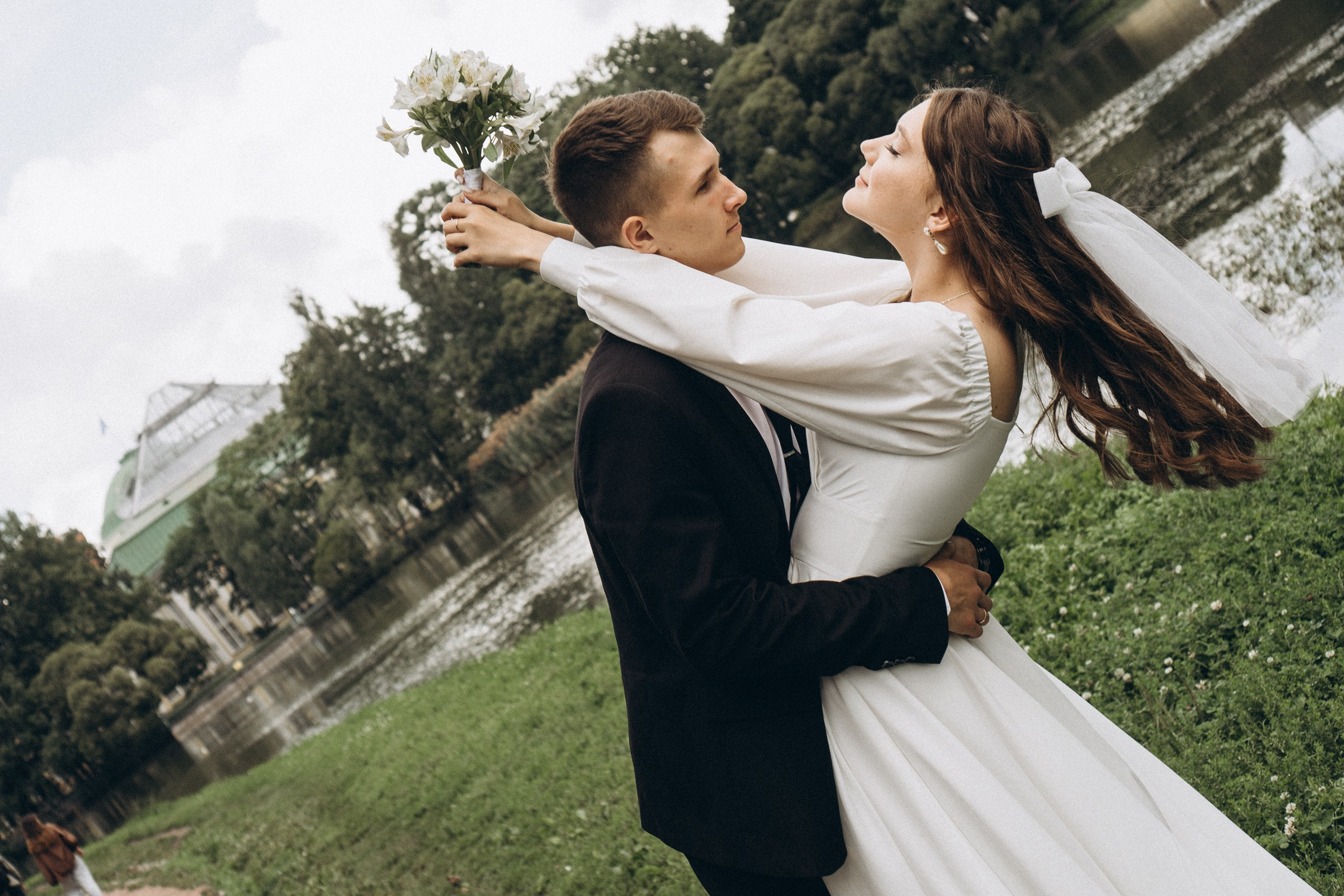 СВАДЕБНАЯ СЬЕМКА В ТАВРИЧЕСКОМ САДУ И ПРОГУЛКА ПО ЧЕРНЫШЕВСКОЙ. Профессиональный фотограф, Санкт-Петербург — Виктория Богомолова