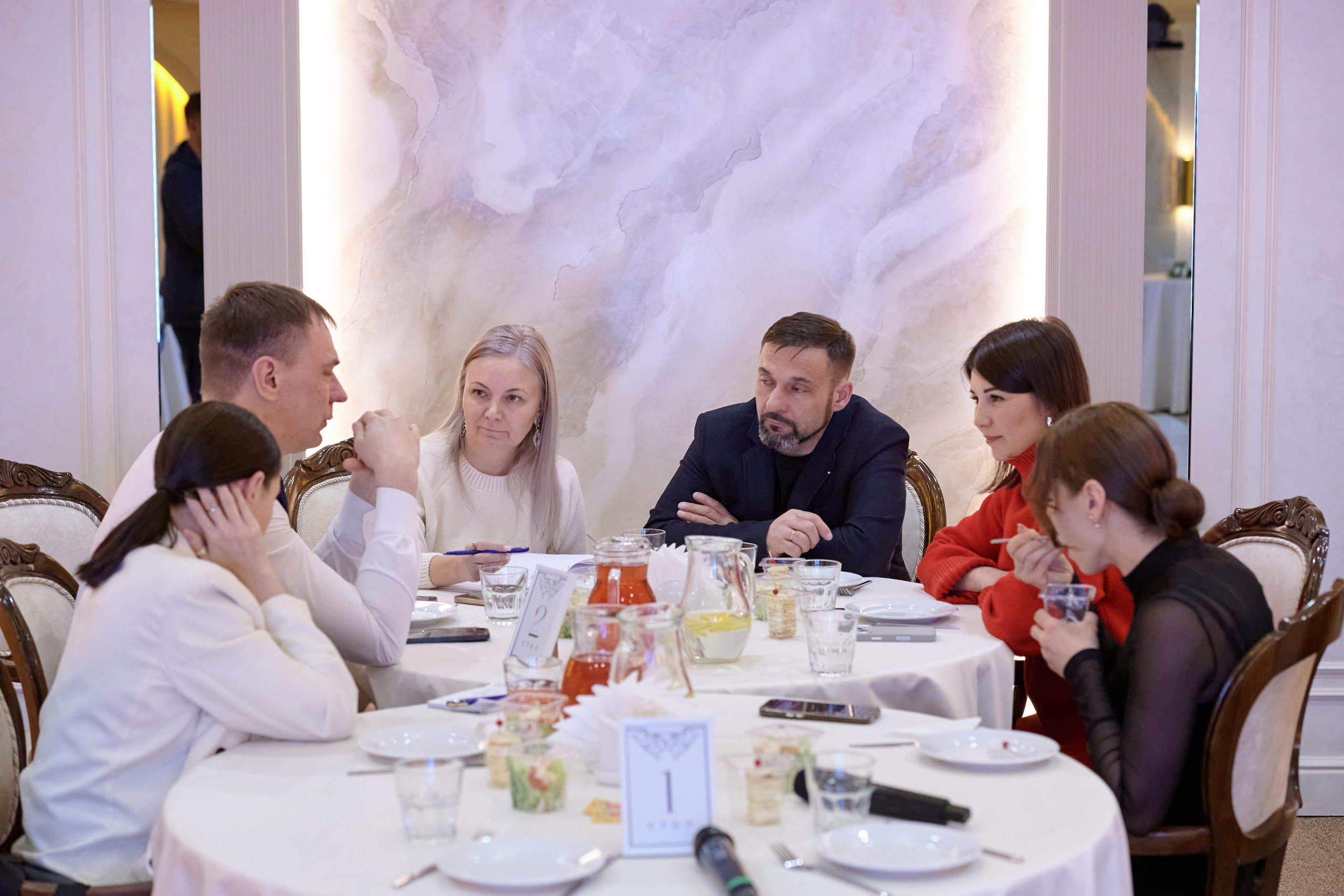 Корпоративная съемка праздников, семинаров и других мероприятий в Сургуте. Студия по производству фото- и видео-контента «АППЕРТУРА»