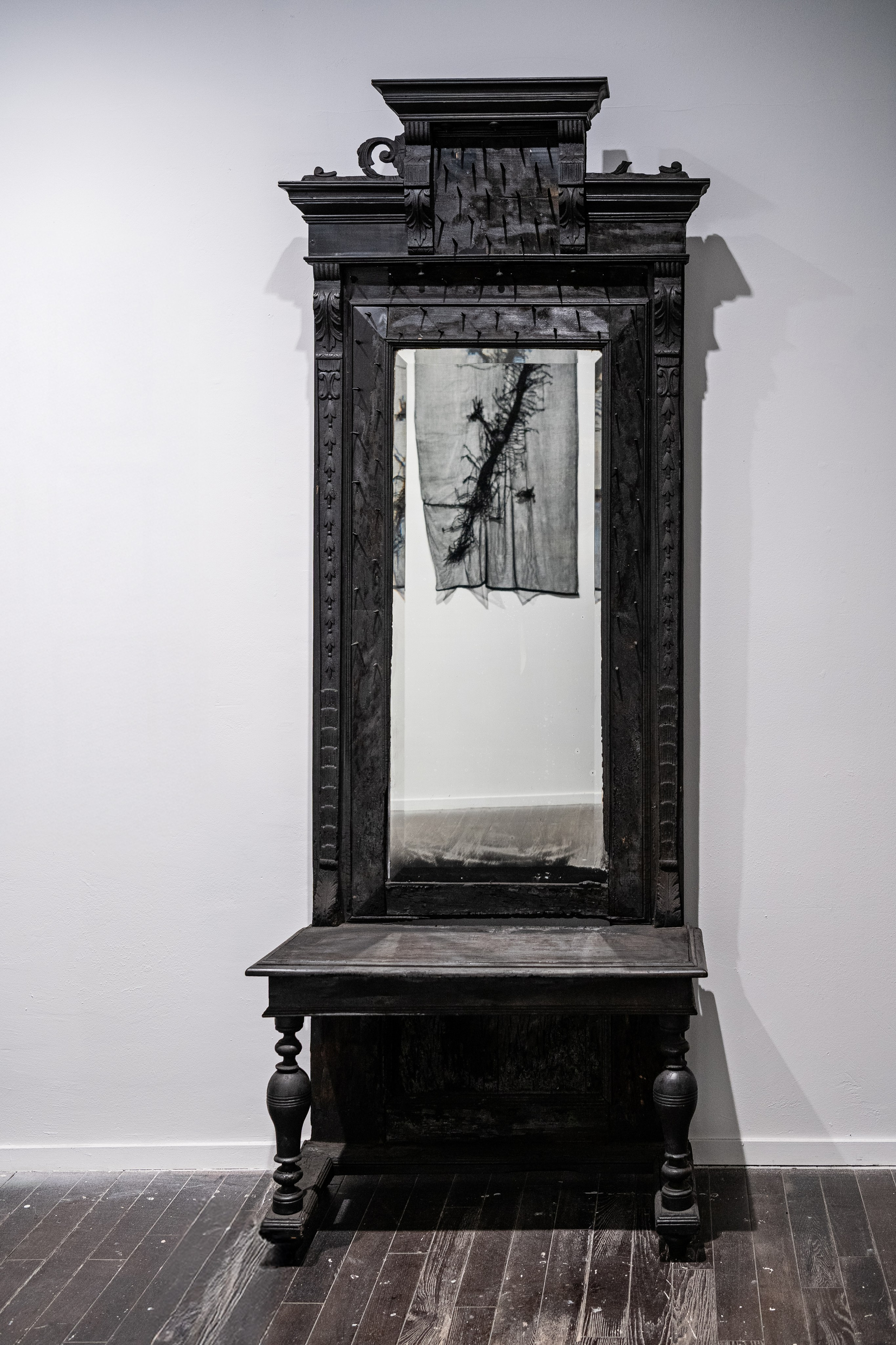 Новая готика. Илья Крончев-Иванов