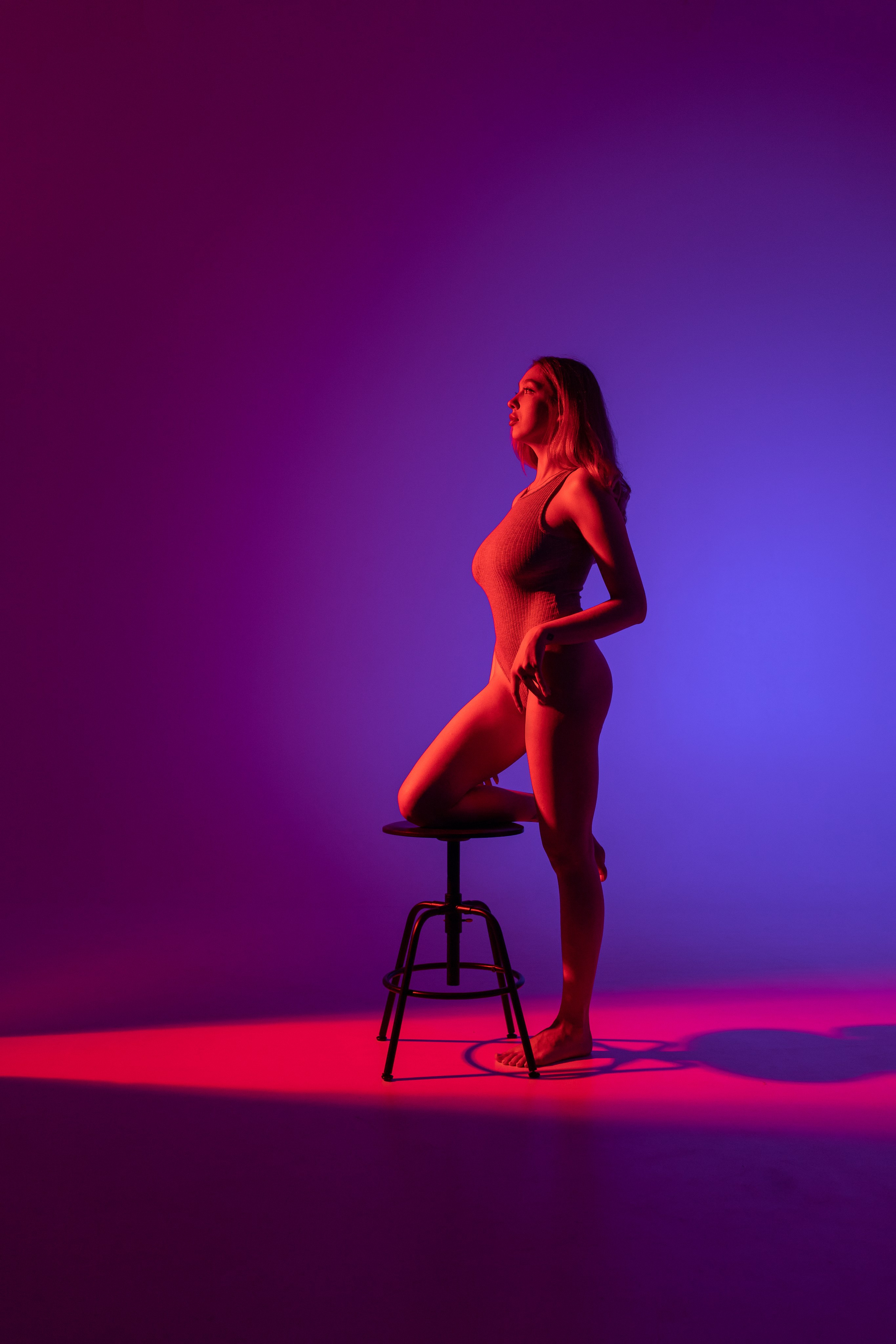 Цветной свет и фигуры. Фотограф Минск