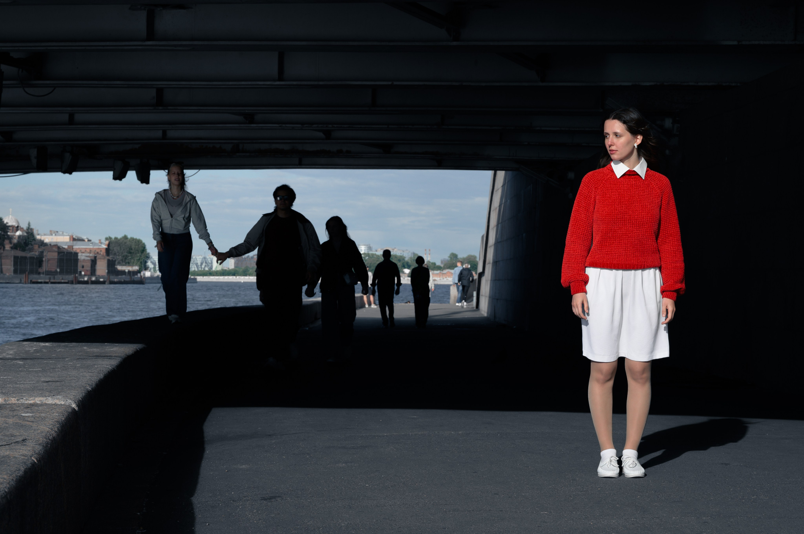 Neva — Red (2026). Портретный фотограф в Санкт-Петербурге Санджар Загидуллин