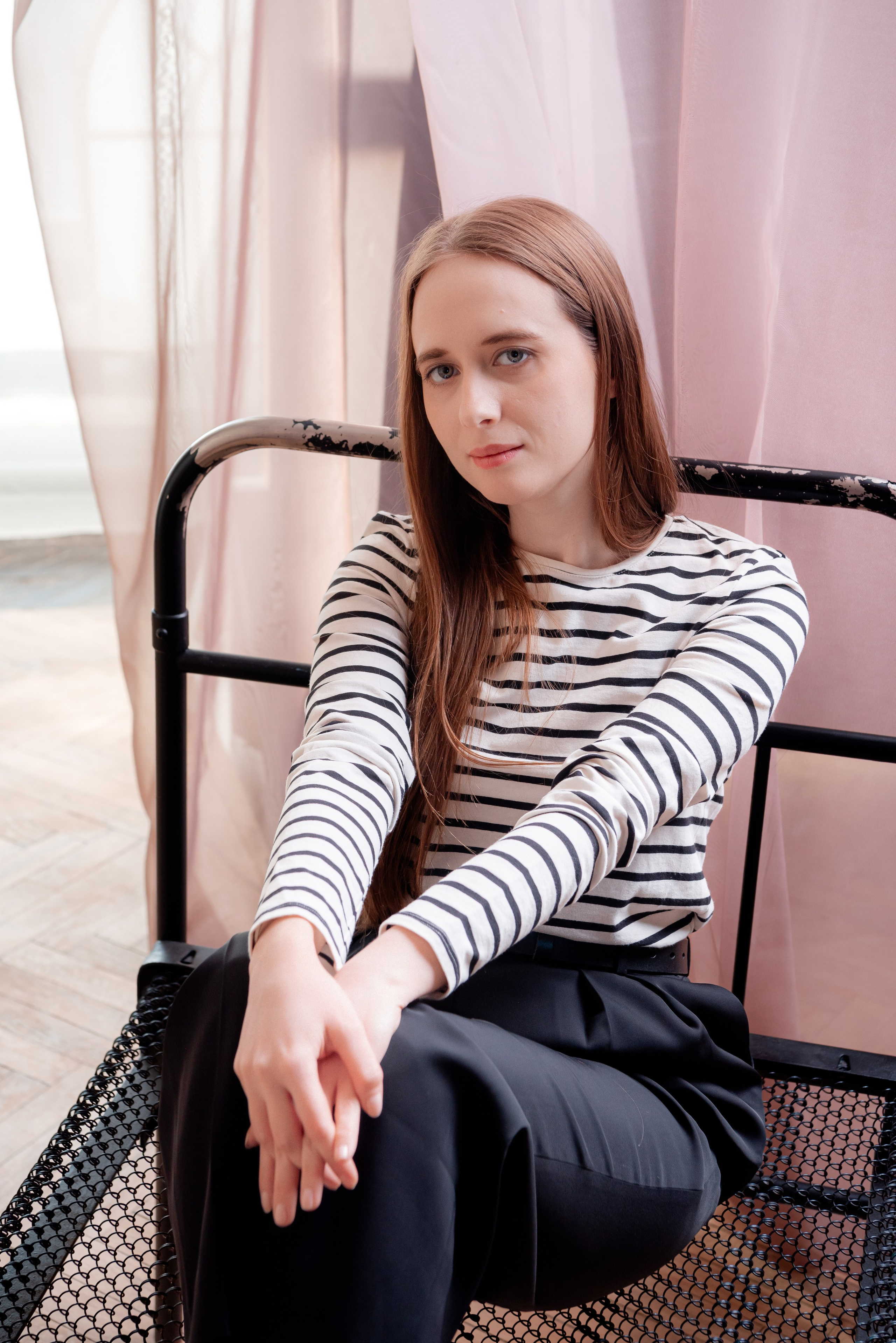 Студийная фотосессиия для девушки в Волгоградской студии Фабрика. Фотограф в Волгограде и Волжском Александр Горбань