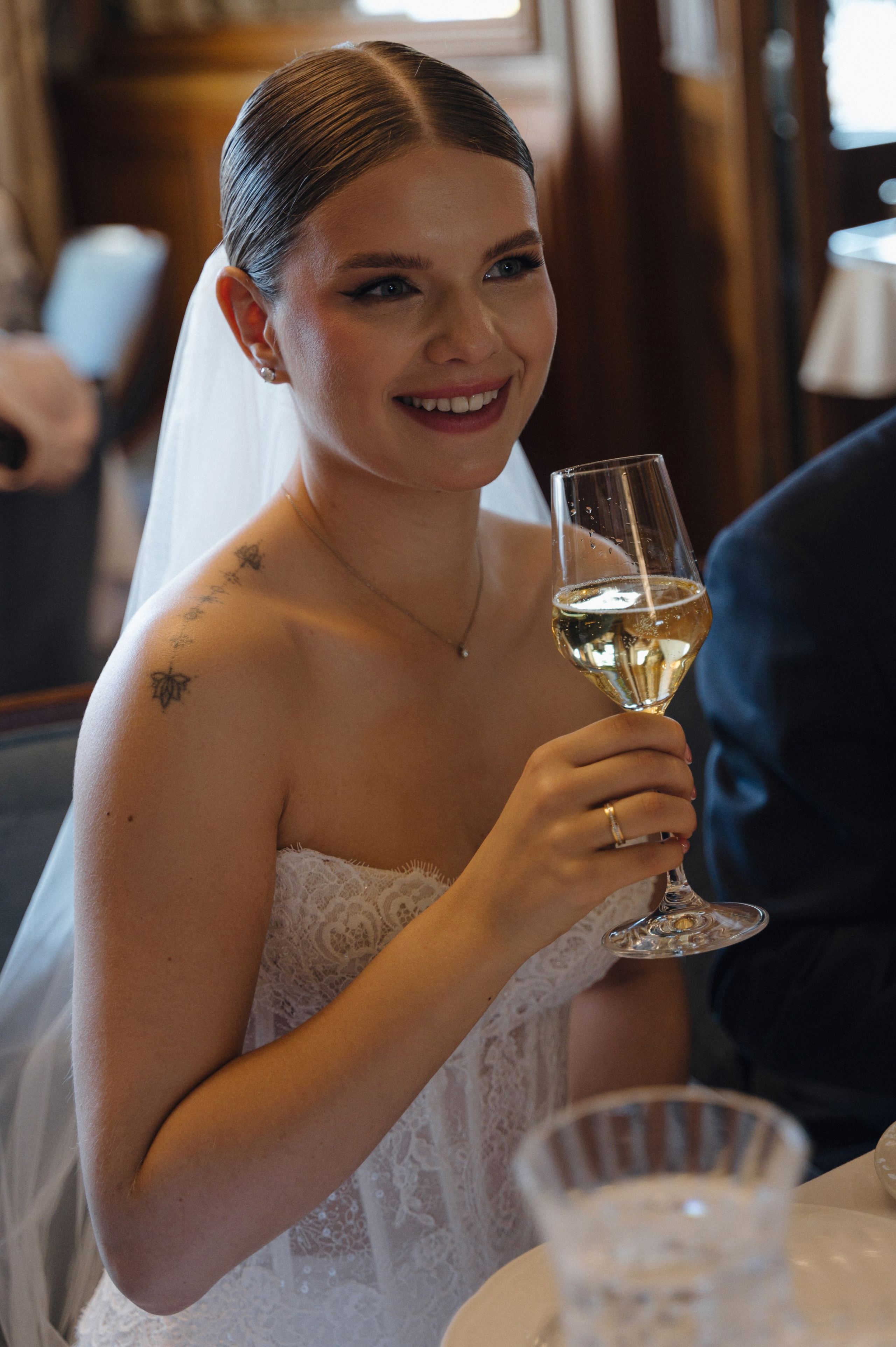 Дмитрий и Луиза. Гостиница Националь и ресторан Белуга. Свадебный фотограф Москва и Санкт-Петербург. Анастасия Чудина