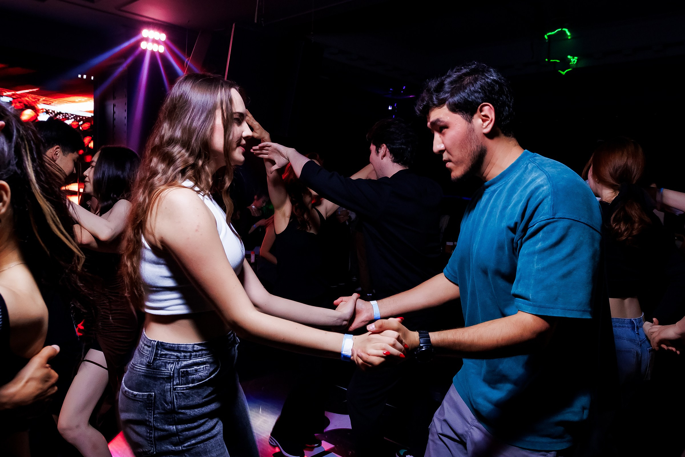 Bachata Party Hola Dance. Репортажный фотограф в Алматы Каюпов Сержан