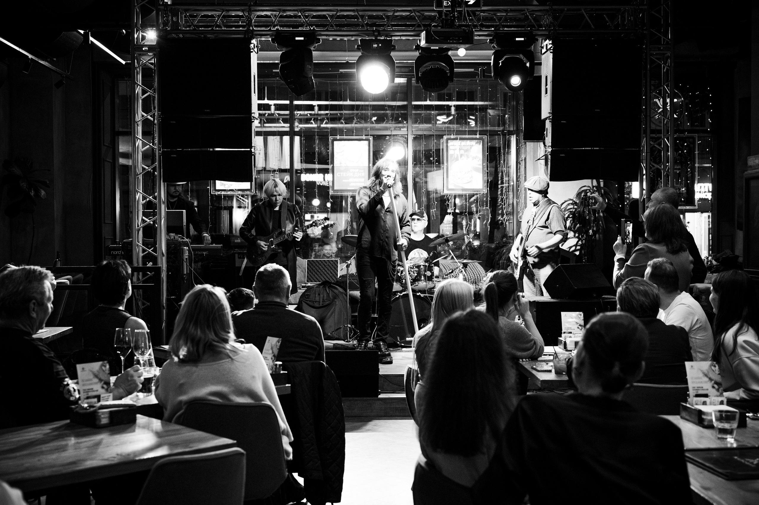 Андрей Храмов Бэнд «Классика зарубежного рока» (26.09.2025, ресторан Жаровня). Photographer in Moscow Anna Chistiakova